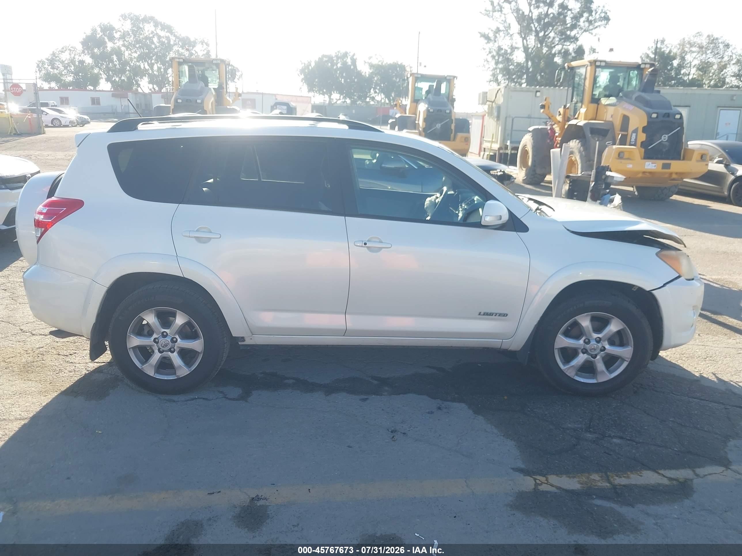2009 Toyota Rav4 Limited V6 White vin: JTMBK31V495077937