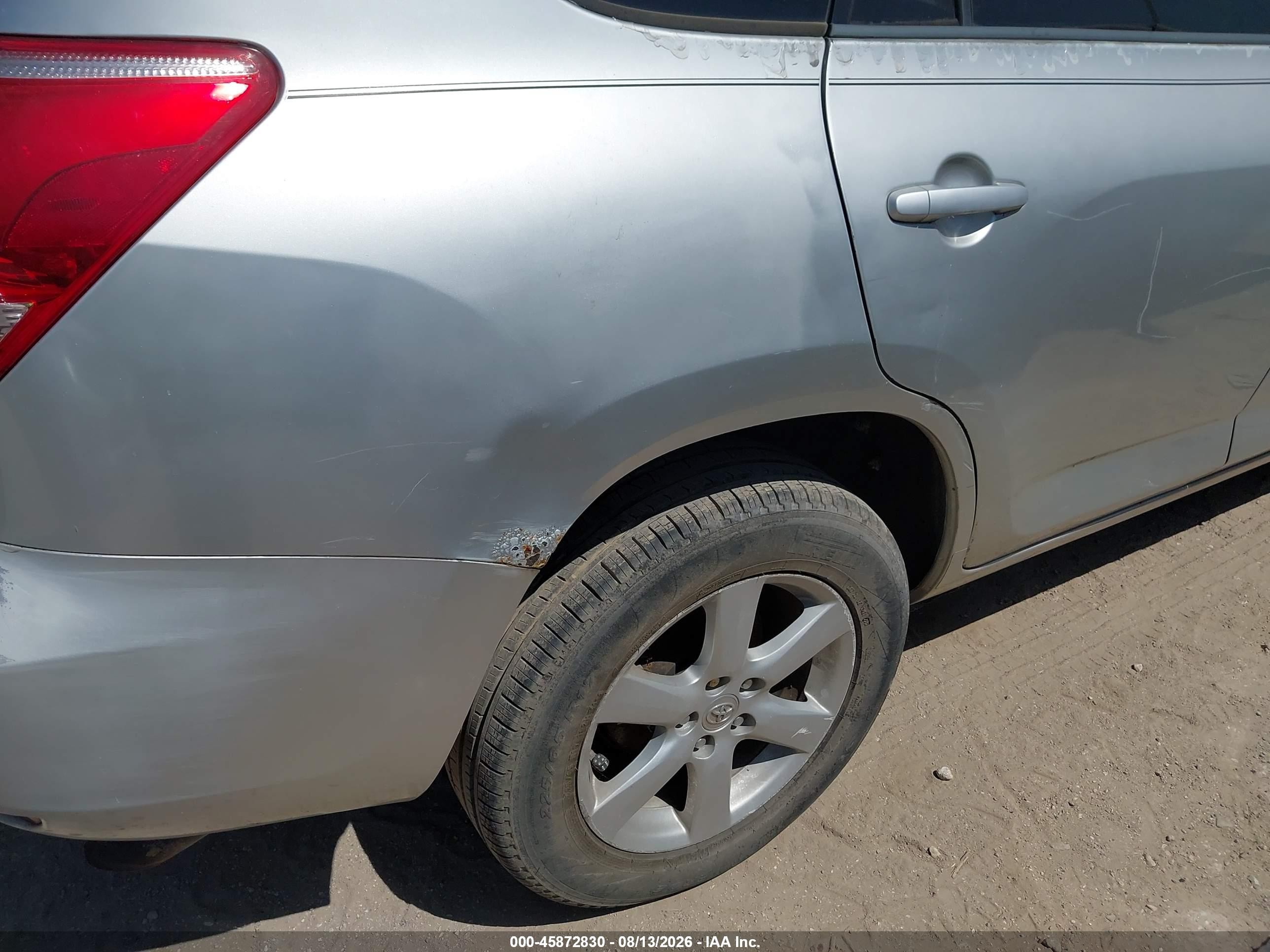 2007 Toyota Rav4 Limited Silver vin: JTMBK31V575028128