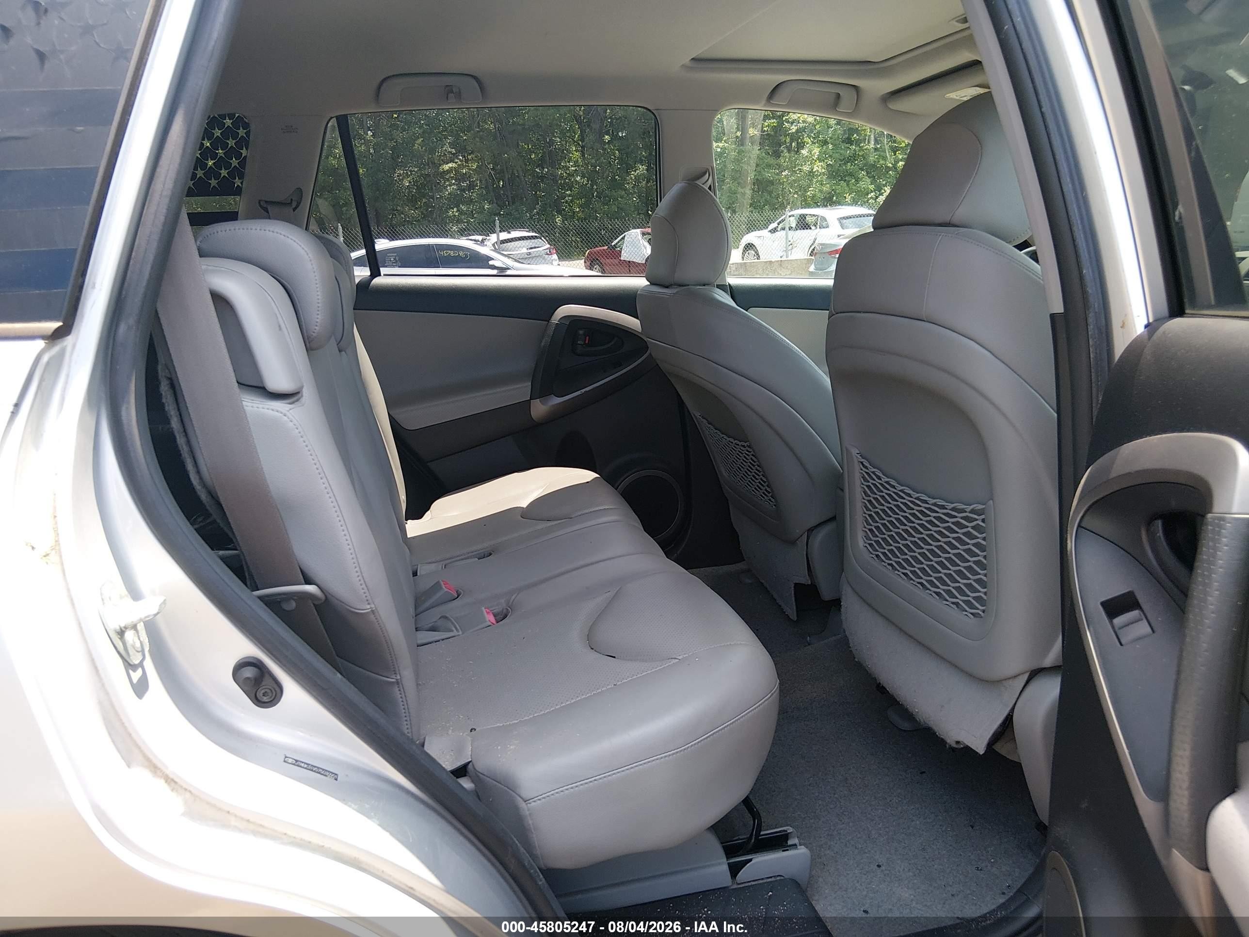 2007 Toyota Rav4 Limited V6 Silver vin: JTMBK31V575030901