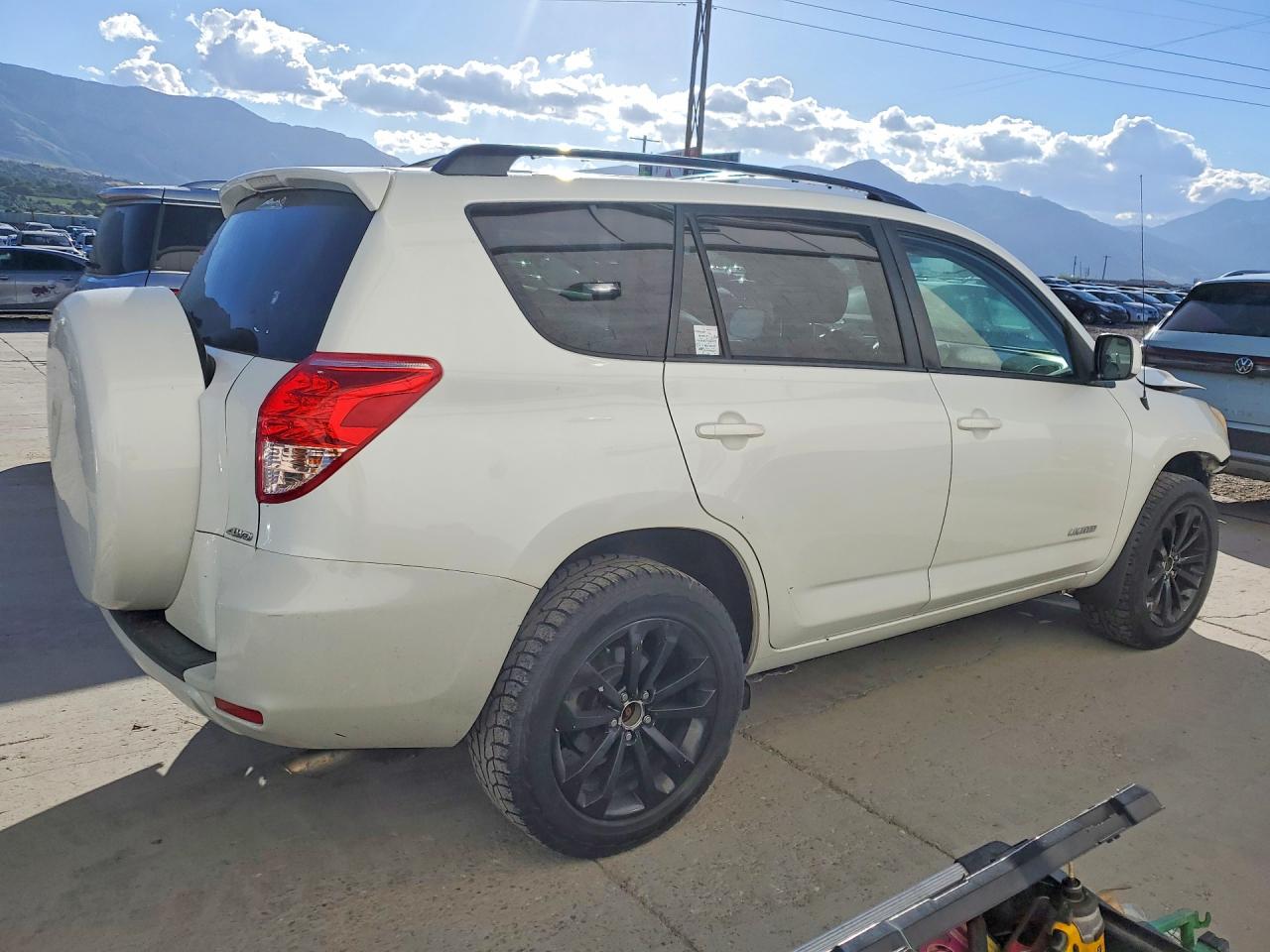 2008 Toyota Rav4 Limited White vin: JTMBK31V585061230