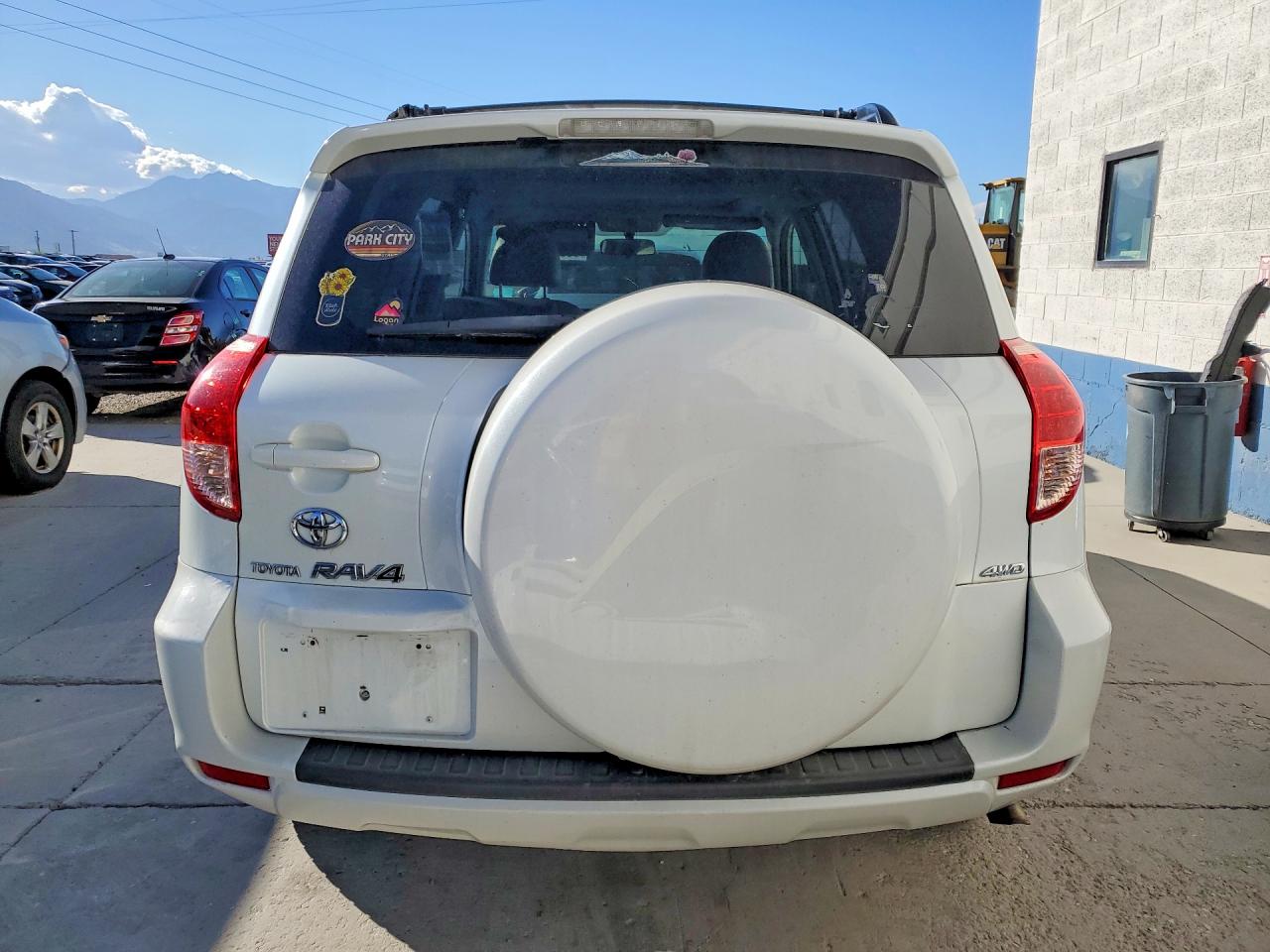 2008 Toyota Rav4 Limited White vin: JTMBK31V585061230