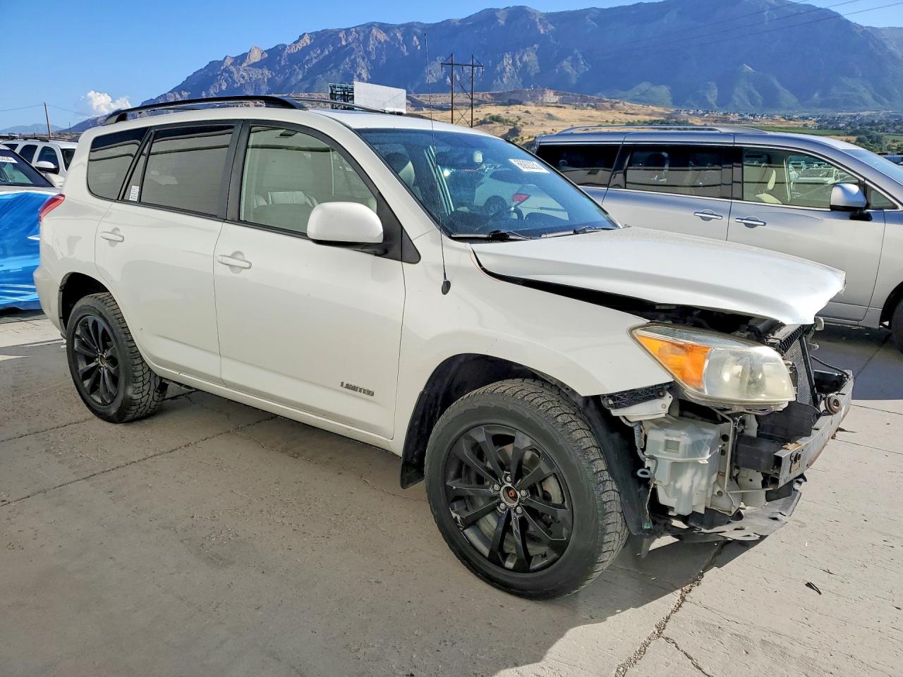 2008 Toyota Rav4 Limited White vin: JTMBK31V585061230
