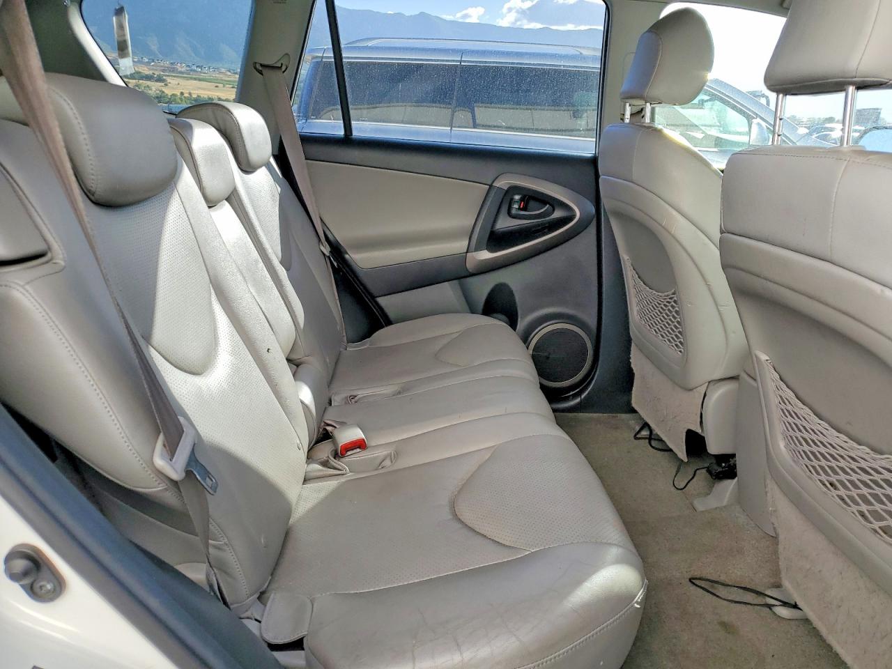 2008 Toyota Rav4 Limited White vin: JTMBK31V585061230