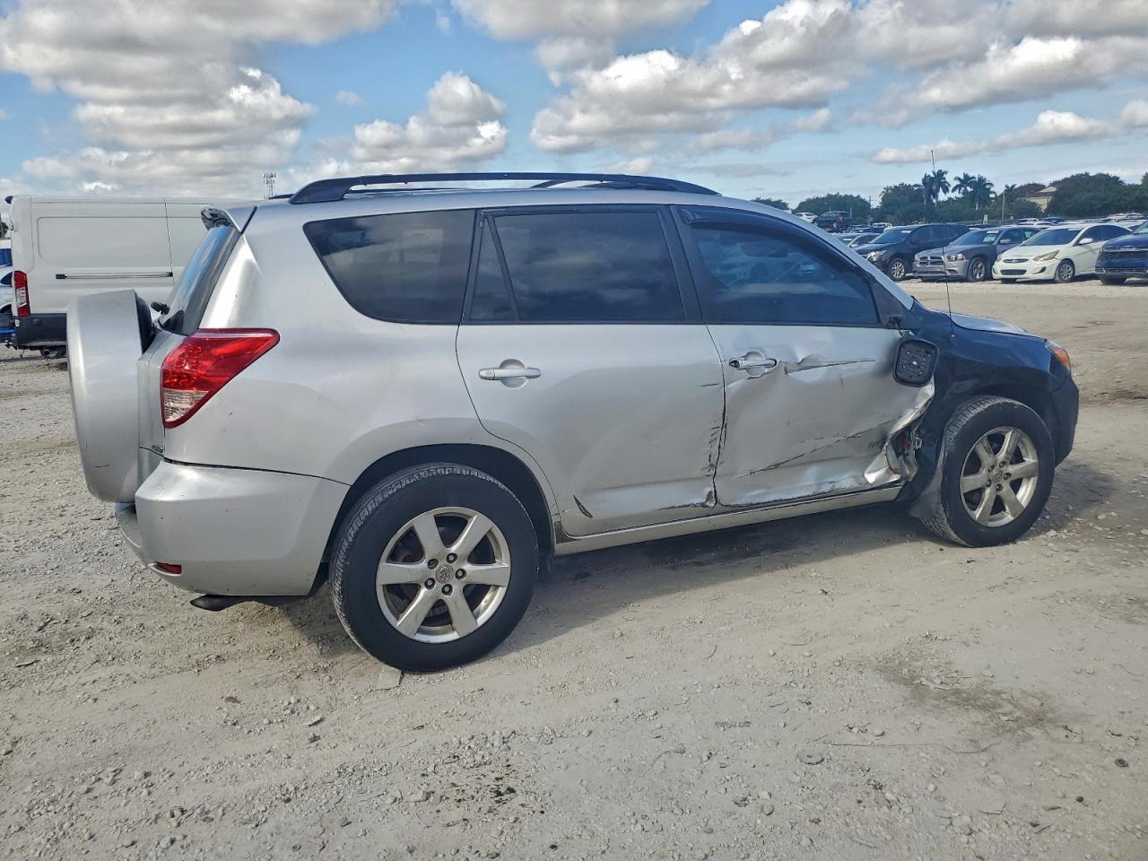 2008 Toyota Rav4 Limited Серебряный vin: JTMBK31V585063916