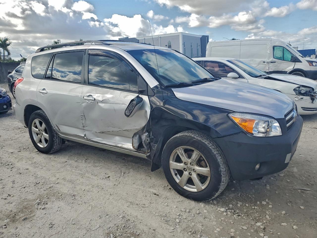 2008 Toyota Rav4 Limited Серебряный vin: JTMBK31V585063916