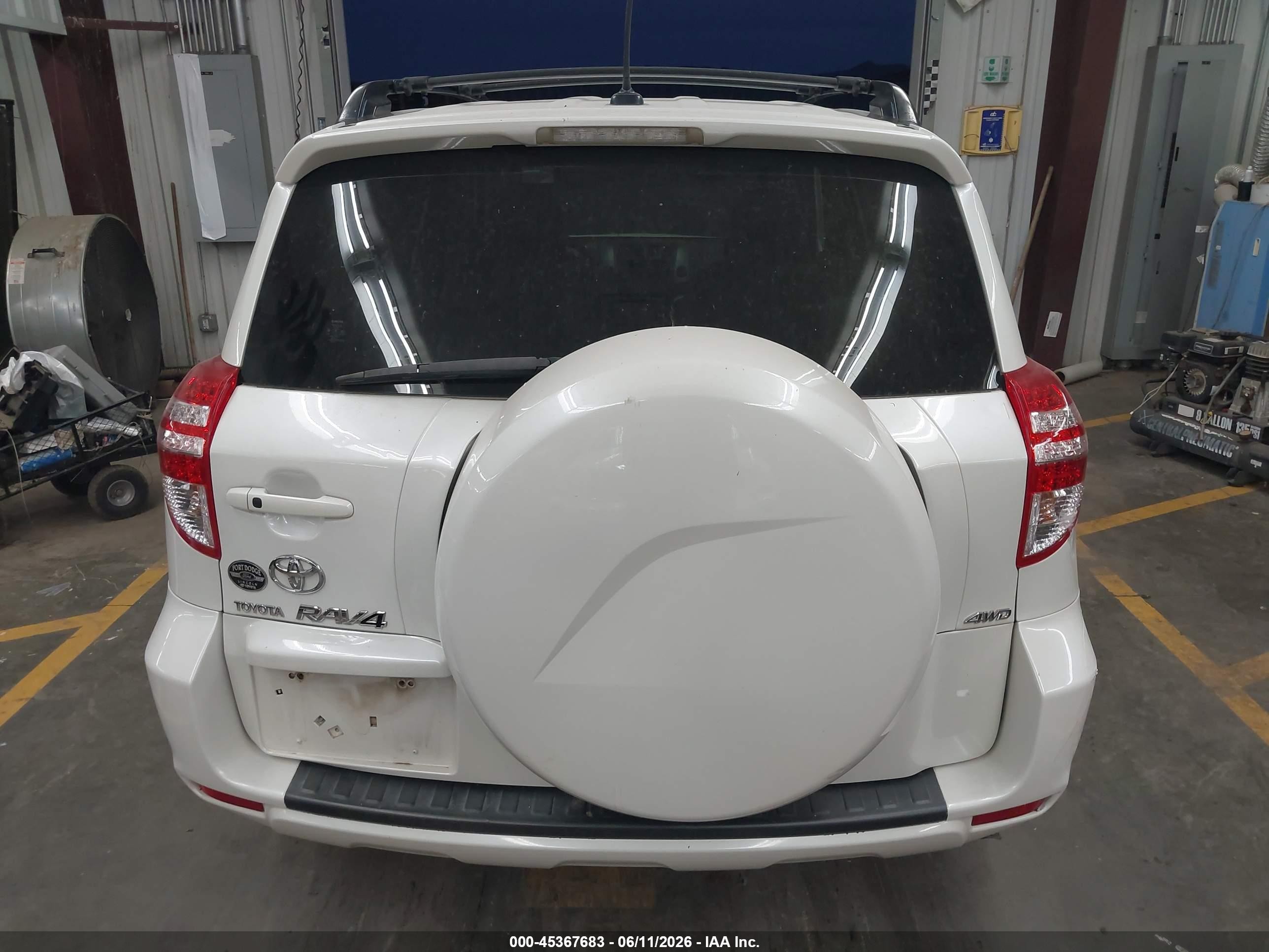 2009 Toyota Rav4 Limited V6 White vin: JTMBK31V595080507