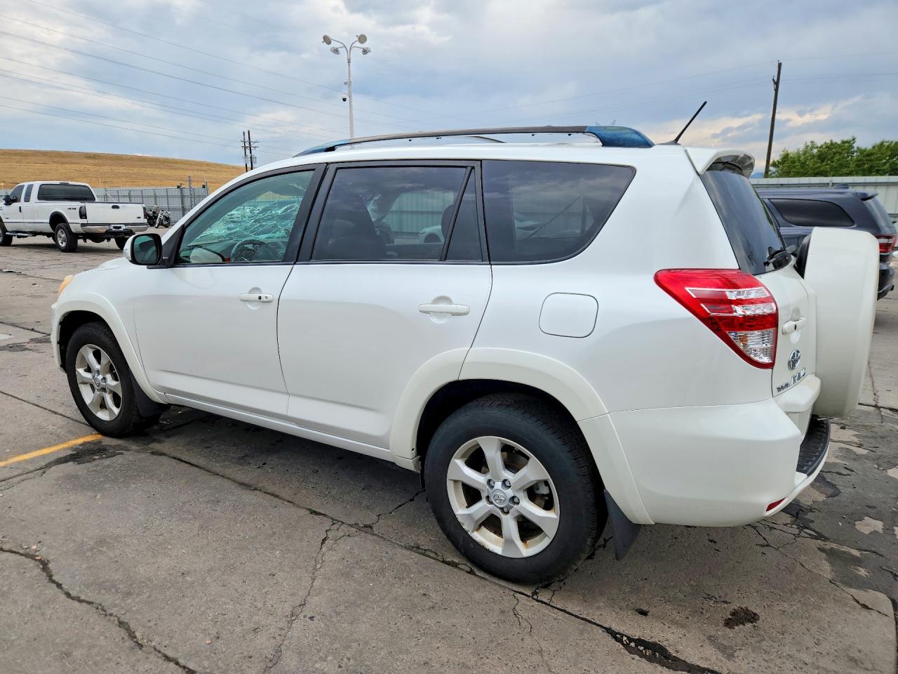 2009 Toyota Rav4 Limited White vin: JTMBK31V595082824