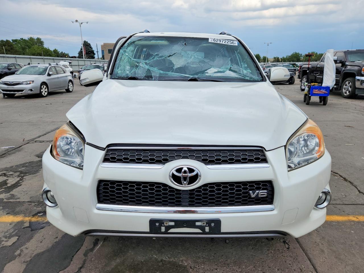 2009 Toyota Rav4 Limited White vin: JTMBK31V595082824