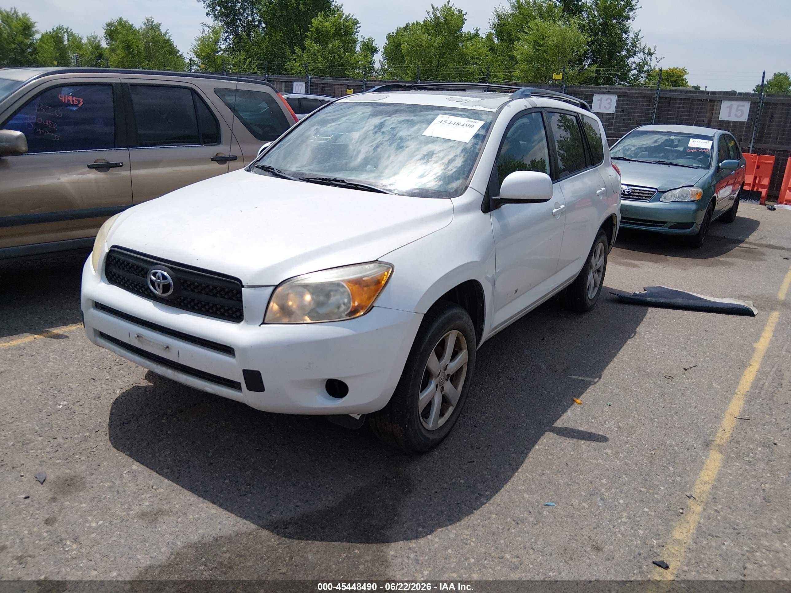 2007 Toyota Rav4 Limited White vin: JTMBK31V675018546