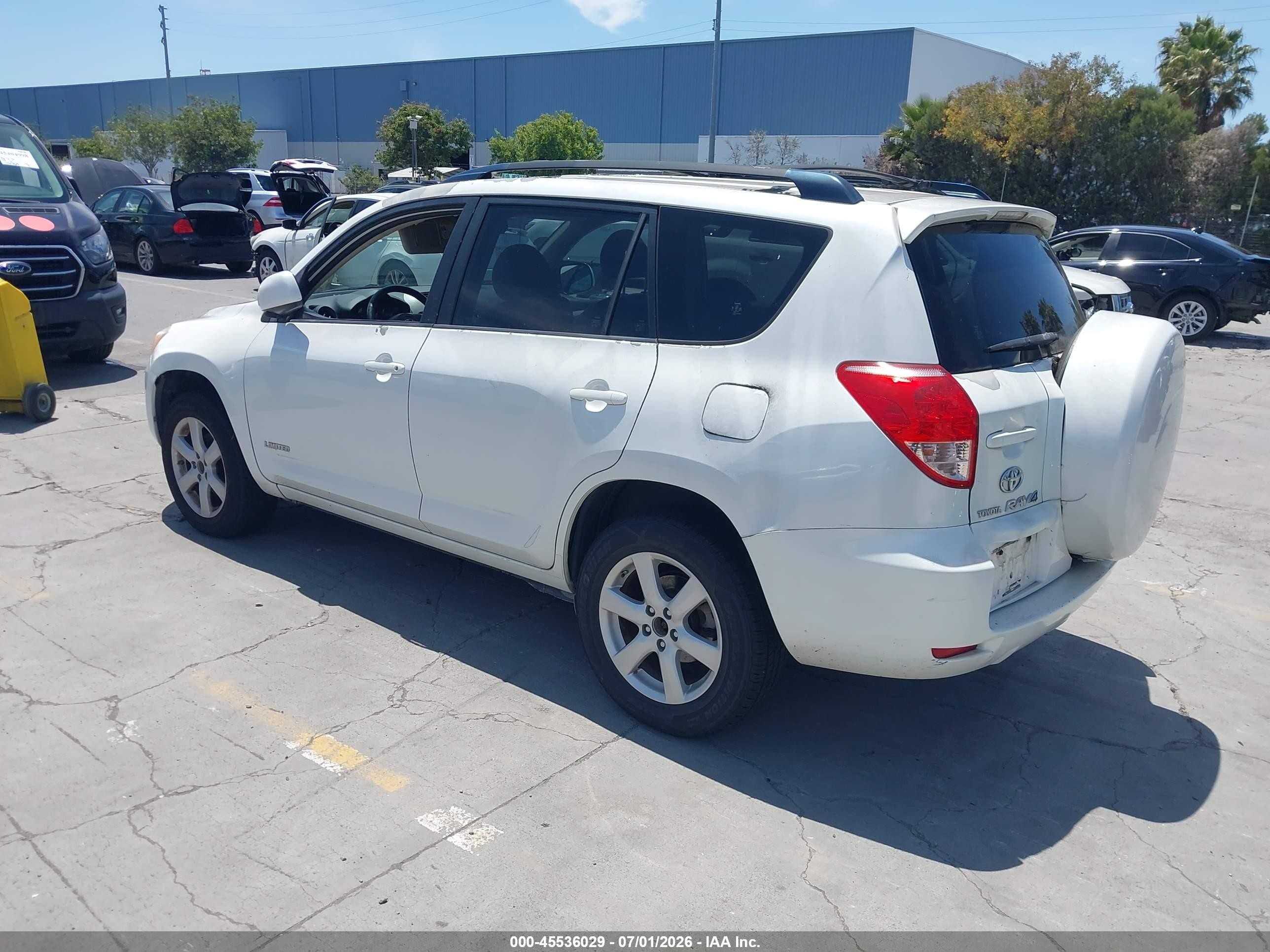2007 Toyota Rav4 Limited White vin: JTMBK31V675033354