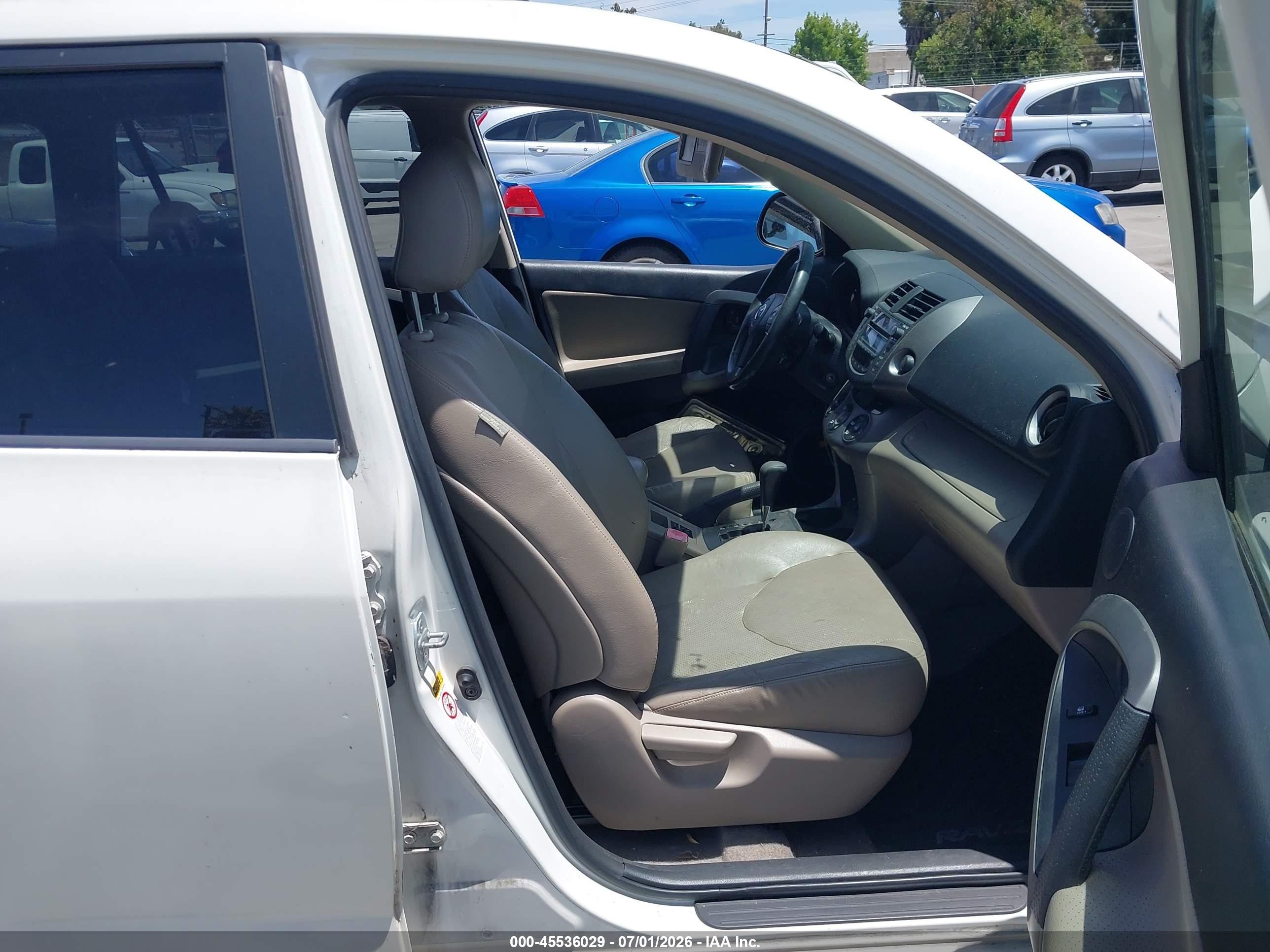 2007 Toyota Rav4 Limited White vin: JTMBK31V675033354