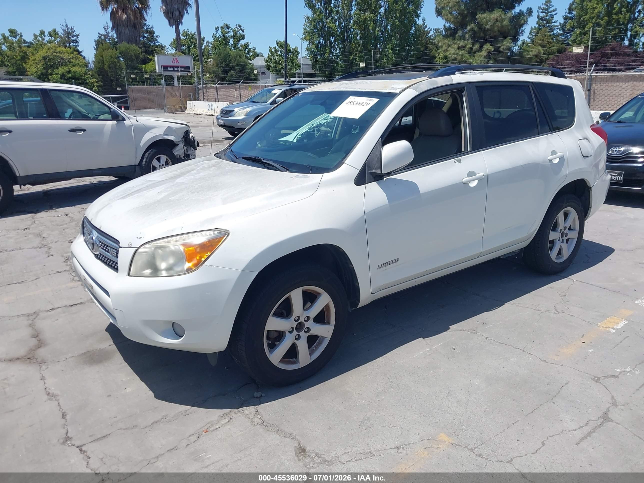 2007 Toyota Rav4 Limited White vin: JTMBK31V675033354