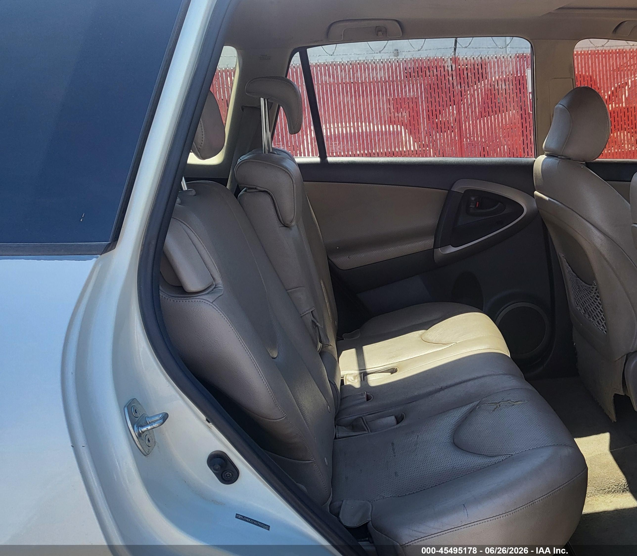 2007 Toyota Rav4 Limited Белый vin: JTMBK31V675033483