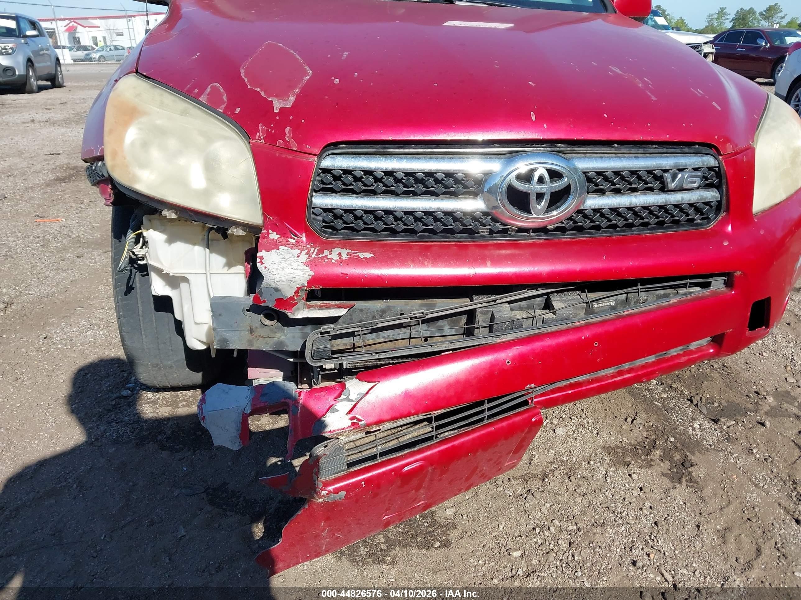 2007 Toyota Rav4 Limited V6 Red vin: JTMBK31V676014054