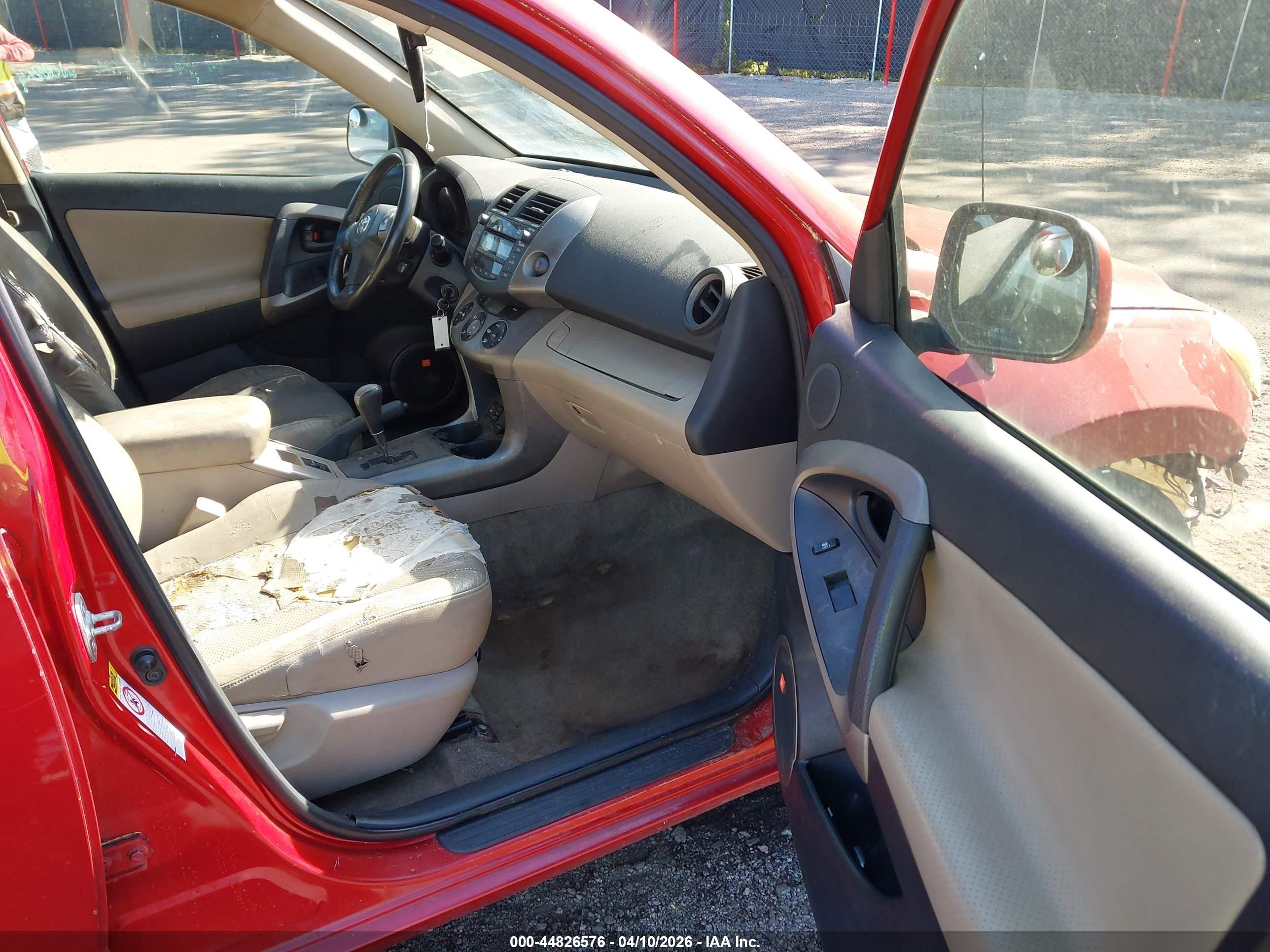 2007 Toyota Rav4 Limited V6 Red vin: JTMBK31V676014054