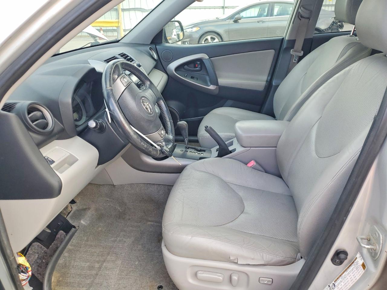 2008 Toyota Rav4 Limited Silver vin: JTMBK31V685043965