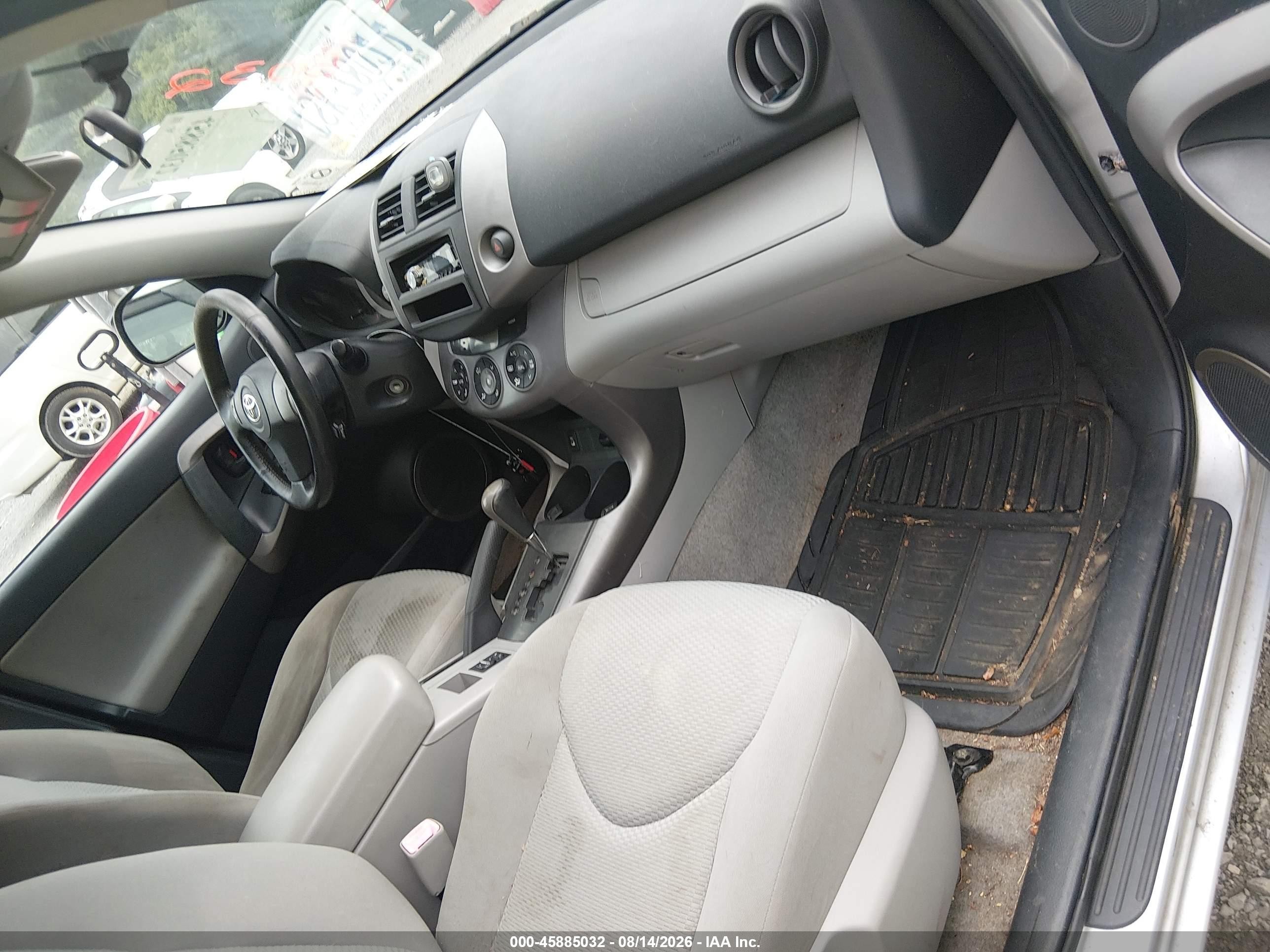 2008 Toyota Rav4 Ltd Silver vin: JTMBK31V685049927
