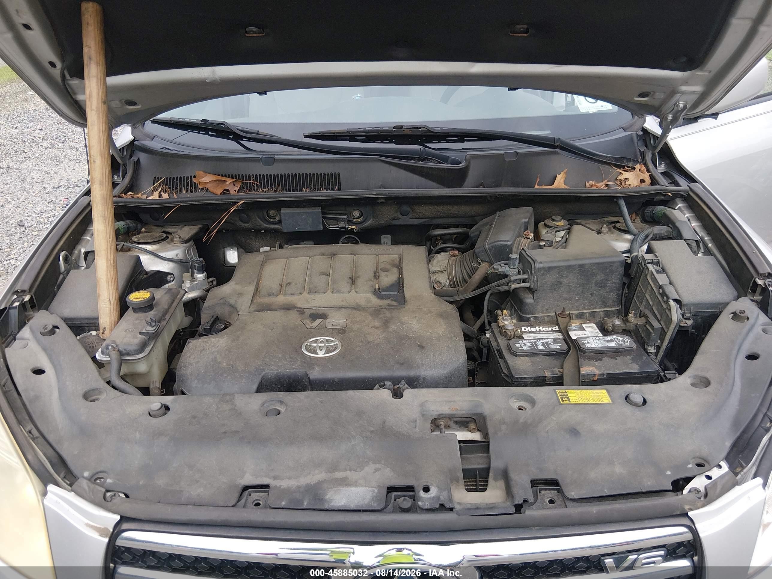 2008 Toyota Rav4 Ltd Silver vin: JTMBK31V685049927