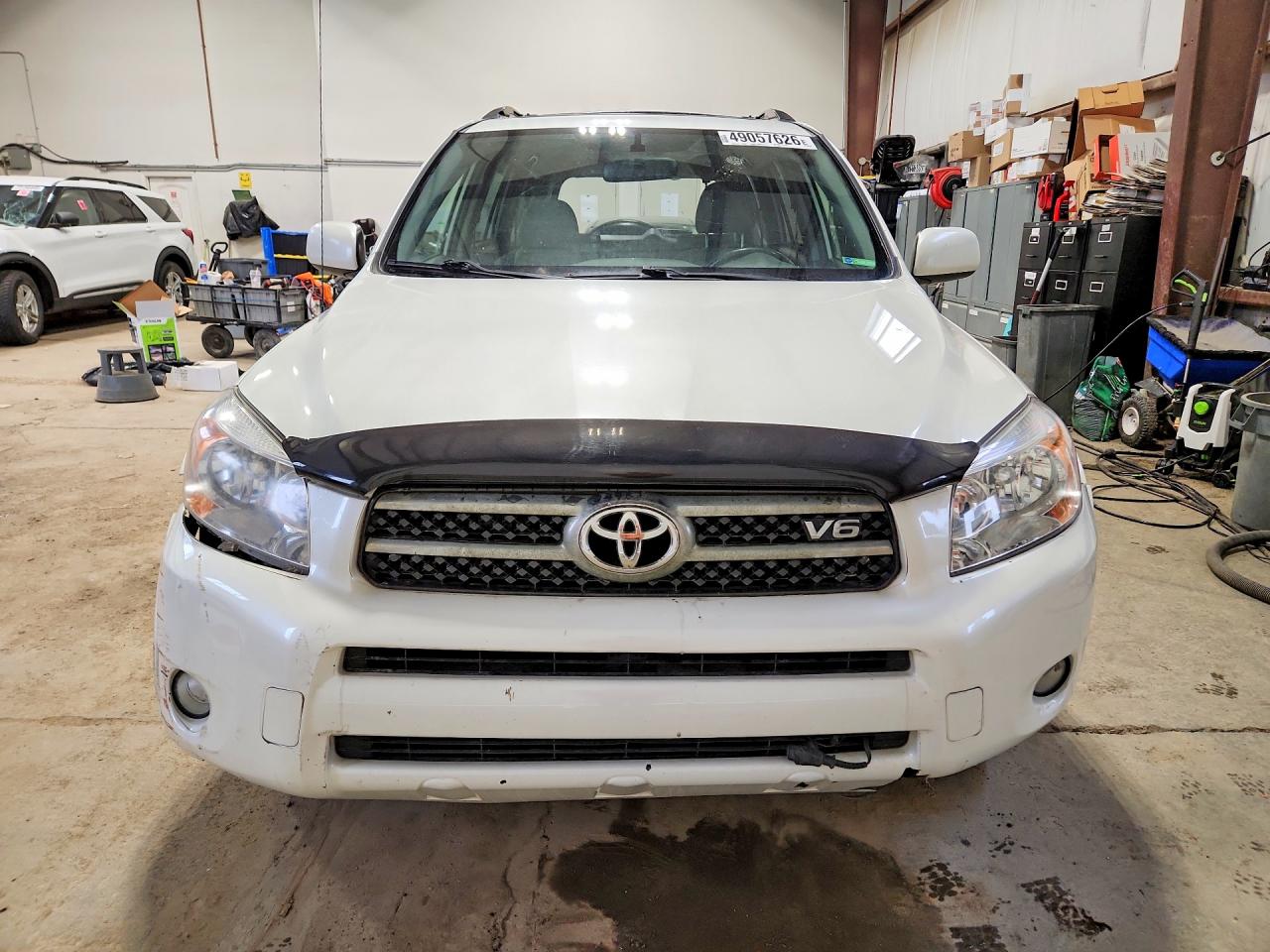 2008 Toyota Rav4 Limited White vin: JTMBK31V685050088