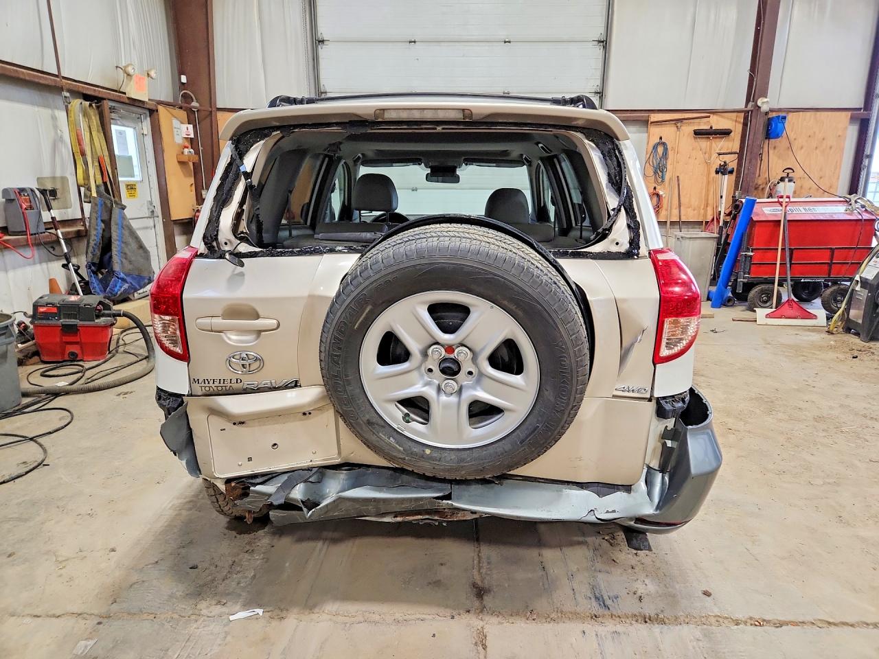 2008 Toyota Rav4 Limited White vin: JTMBK31V685050088