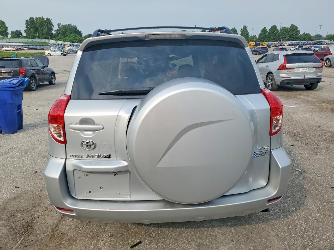 2008 Toyota Rav4 Limited Silver vin: JTMBK31V686042017
