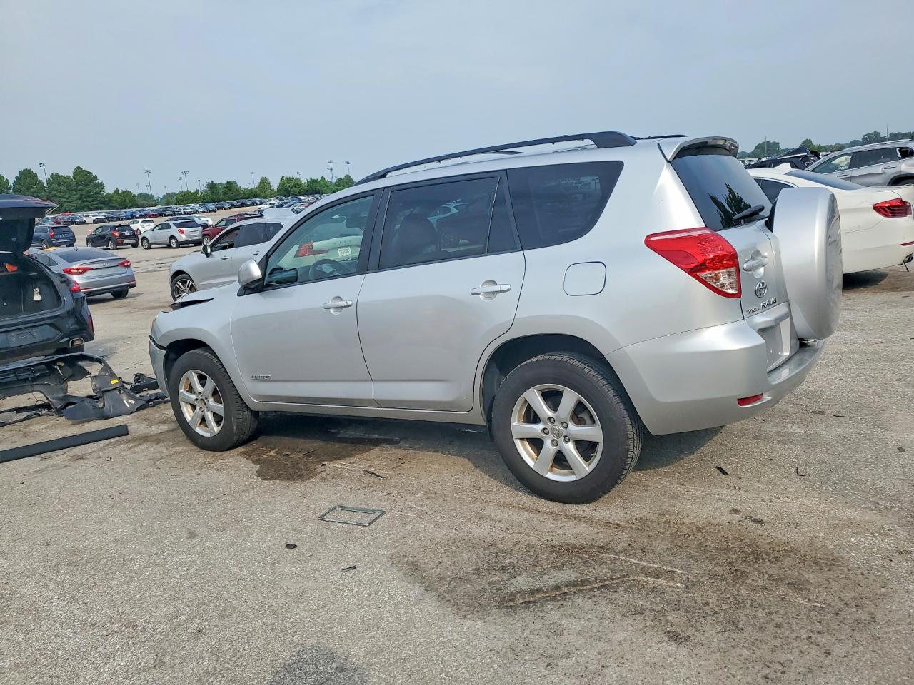 2008 Toyota Rav4 Limited Silver vin: JTMBK31V686042017