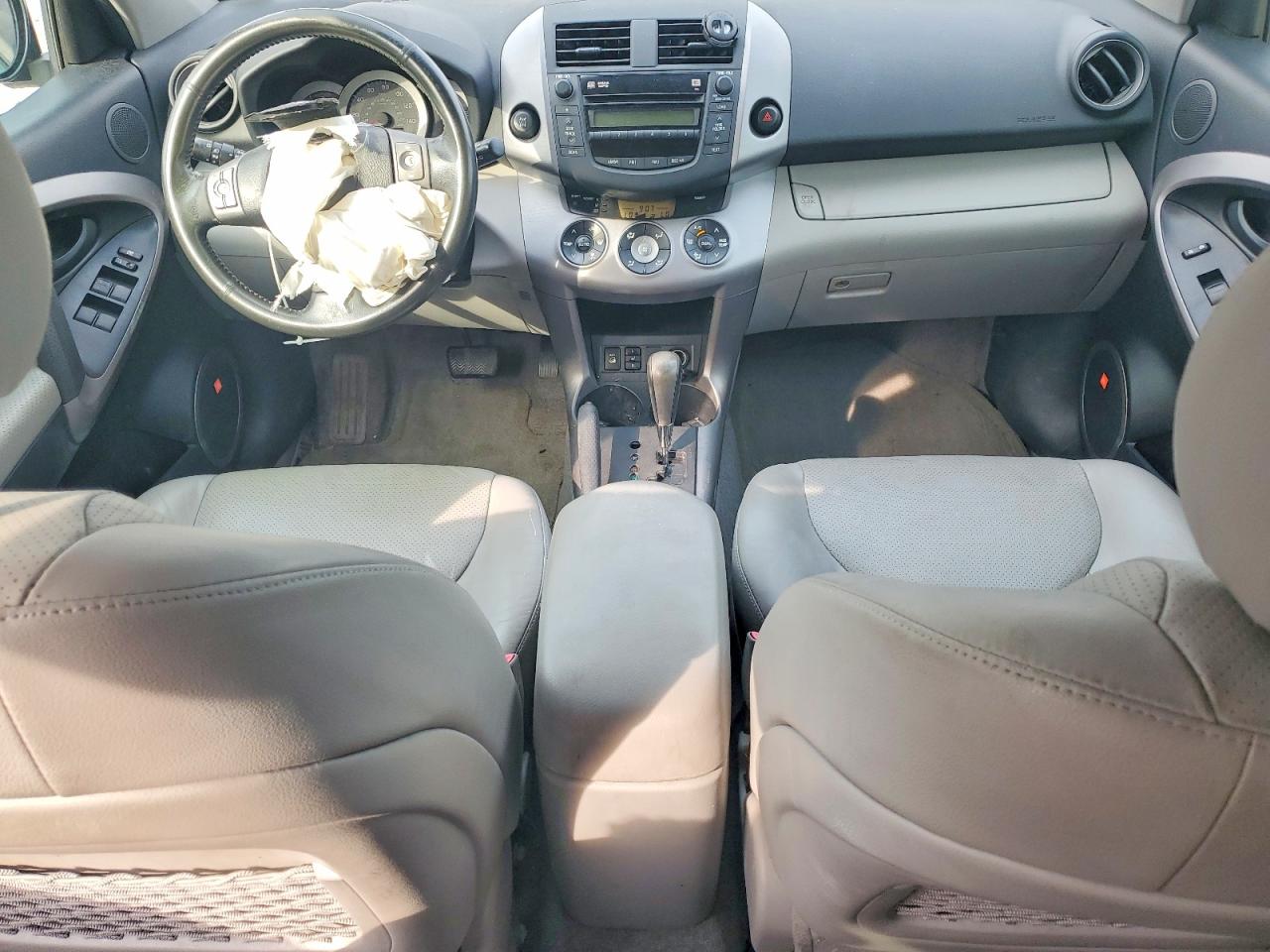 2008 Toyota Rav4 Limited Silver vin: JTMBK31V686042017