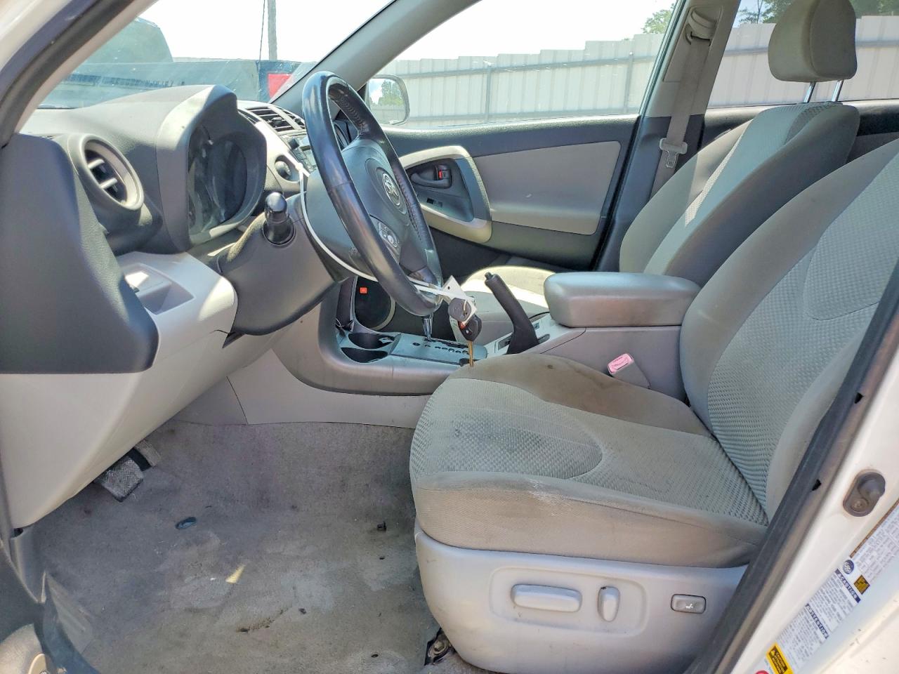 2006 Toyota Rav4 Limited White vin: JTMBK31V765004637