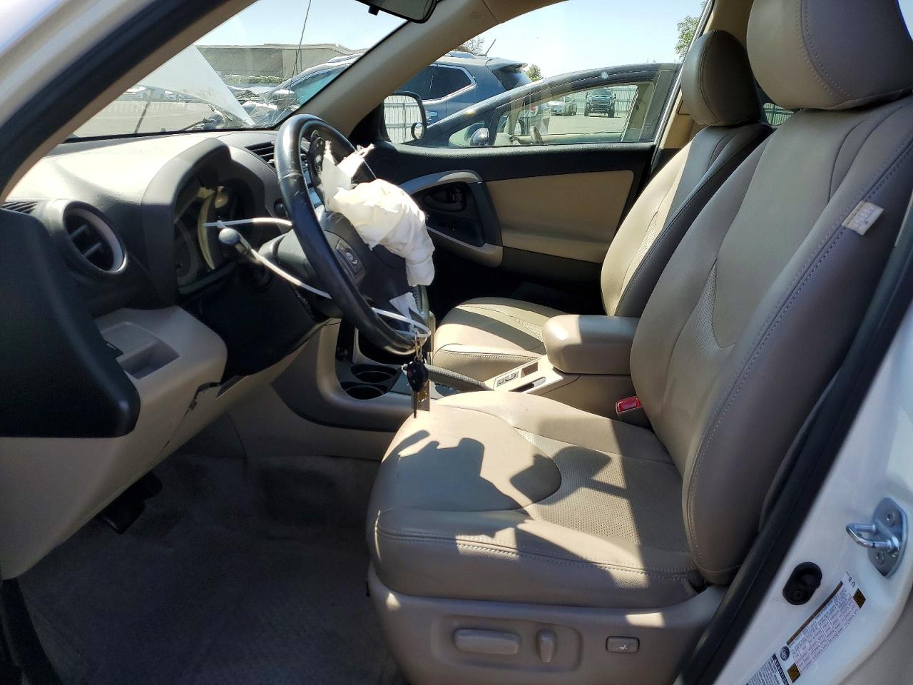 2008 Toyota Rav4 Limited White vin: JTMBK31V785057518