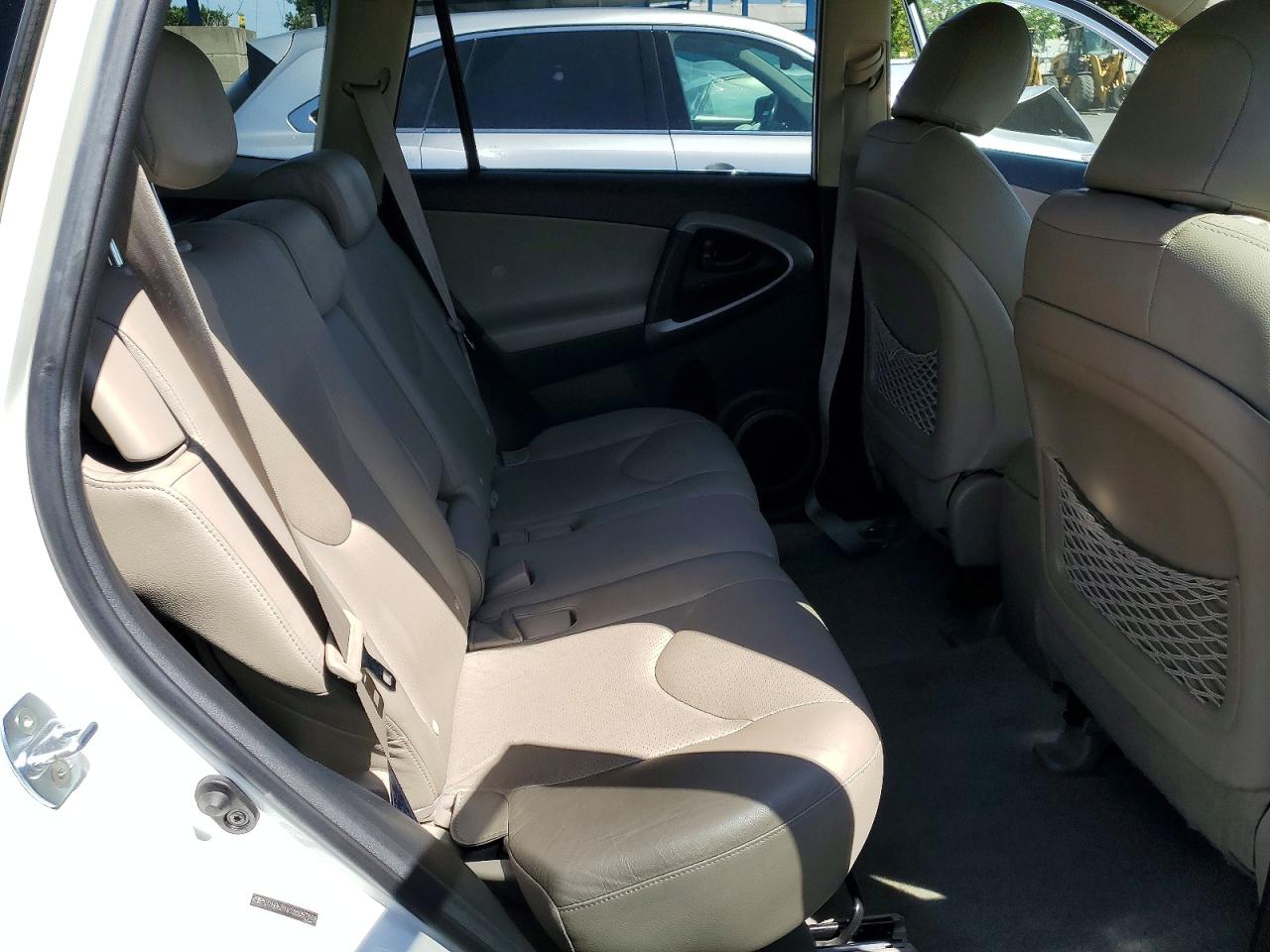 2008 Toyota Rav4 Limited White vin: JTMBK31V785057518