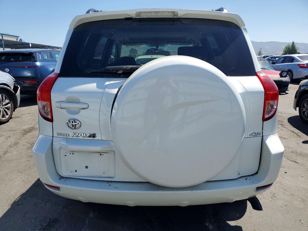 2008 Toyota Rav4 Limited White vin: JTMBK31V785057518