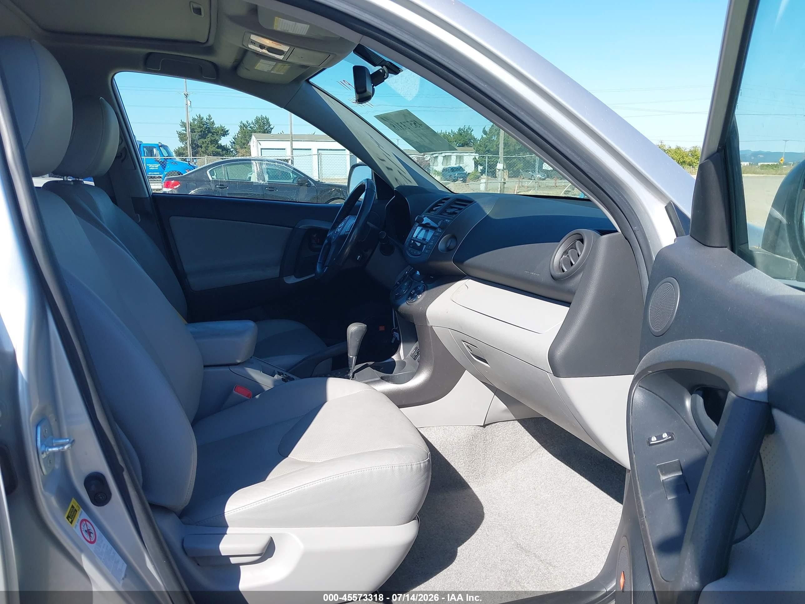 2009 Toyota Rav4 Limited V6 Серебряный vin: JTMBK31V79D008486
