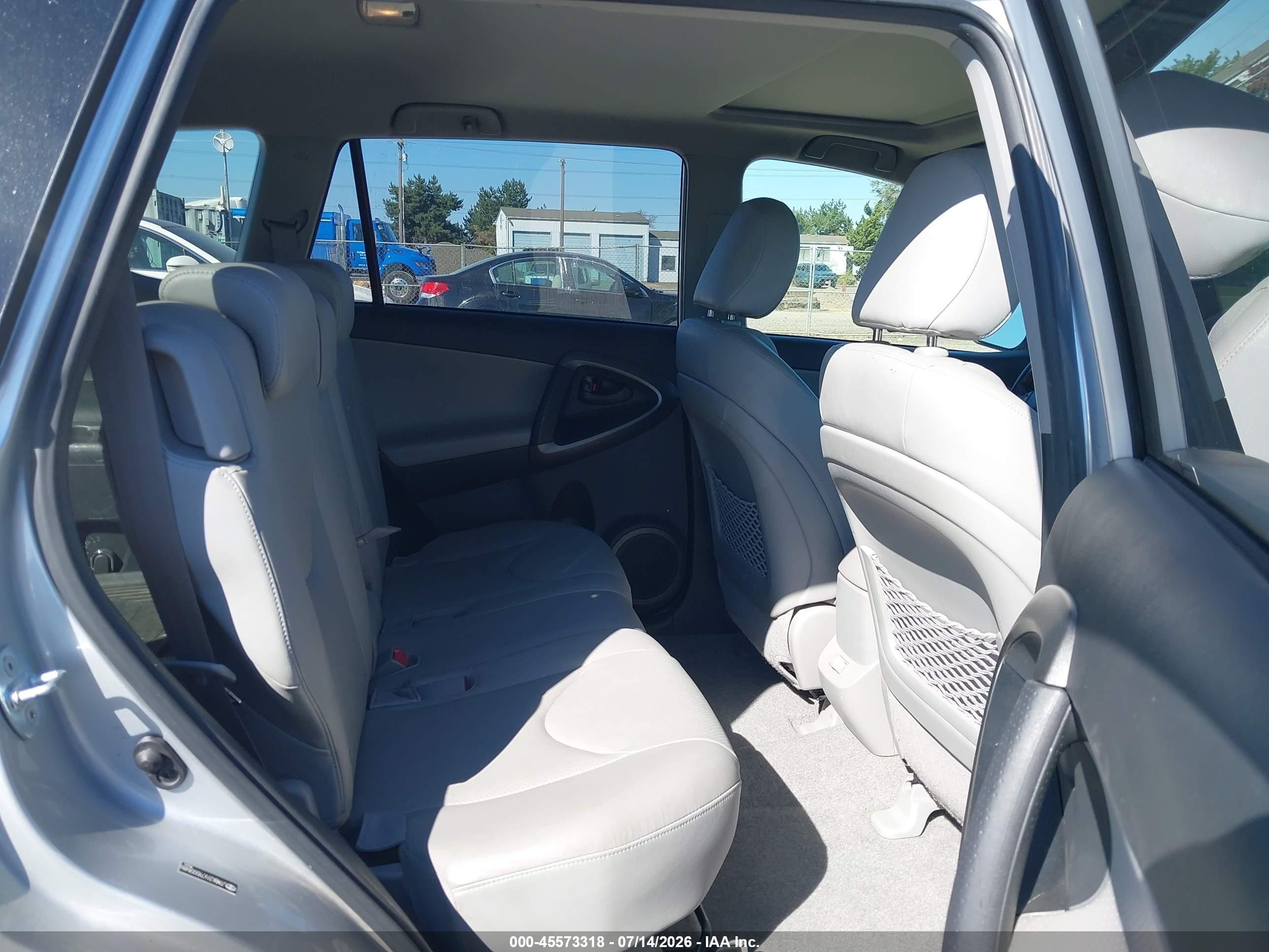 2009 Toyota Rav4 Limited V6 Серебряный vin: JTMBK31V79D008486