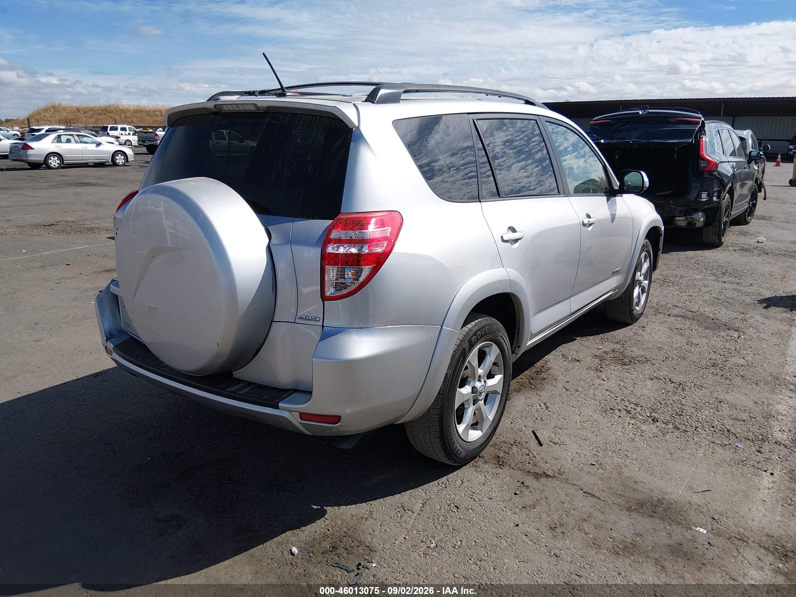 2009 Toyota Rav4 Limited V6 Silver vin: JTMBK31V79D008777