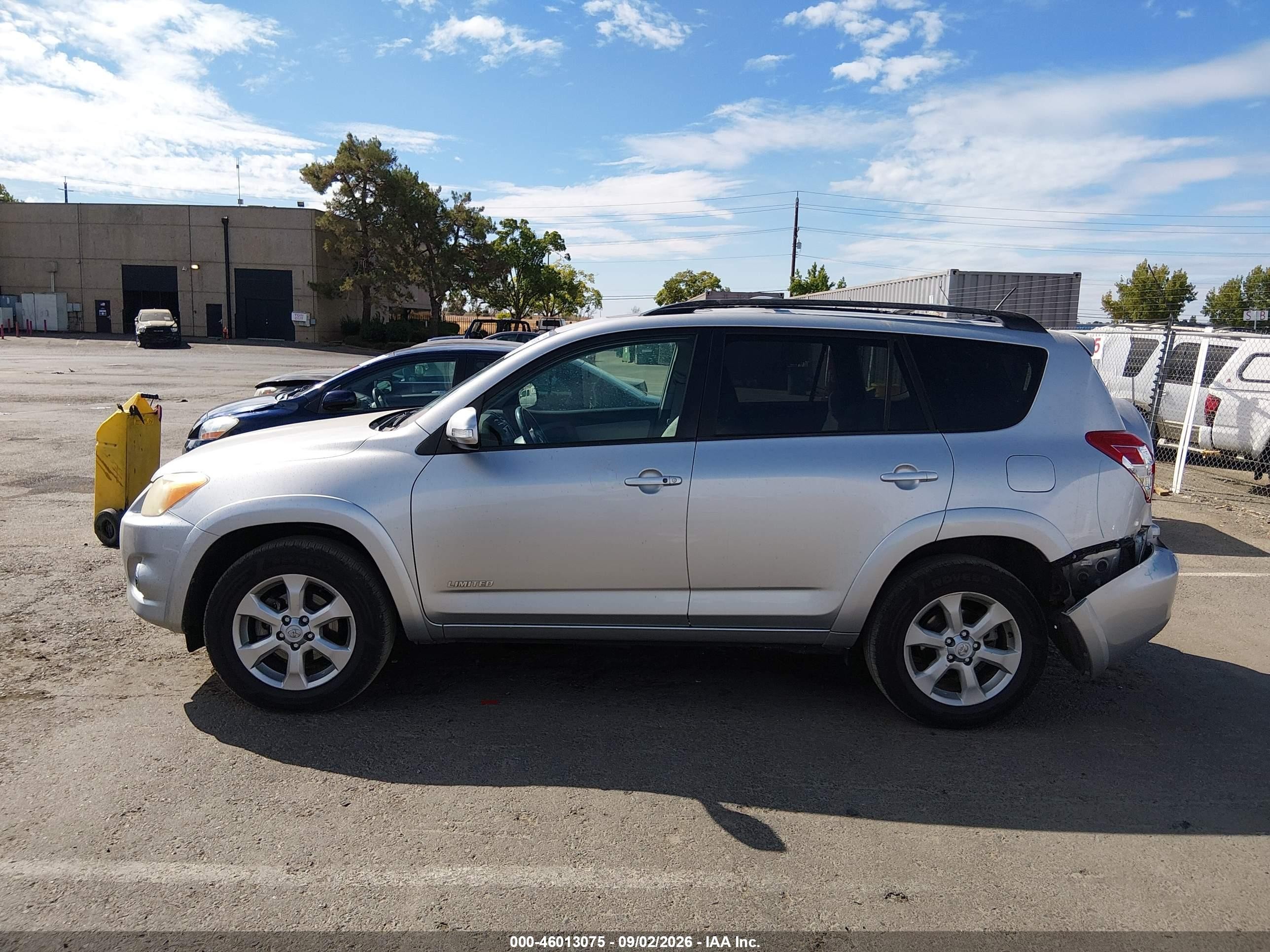 2009 Toyota Rav4 Limited V6 Silver vin: JTMBK31V79D008777