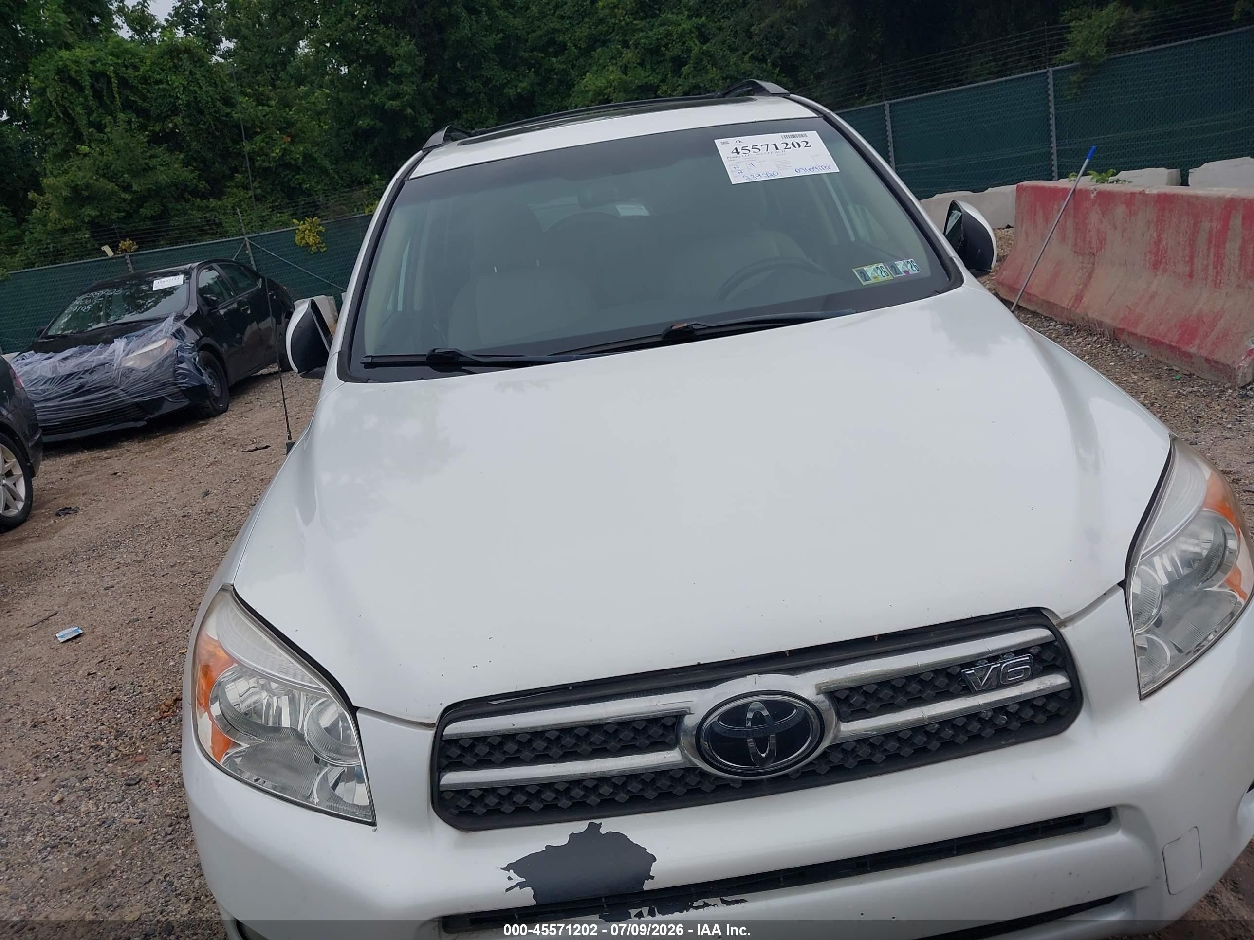 2008 Toyota Rav4 Limited V6 White vin: JTMBK31V885068933