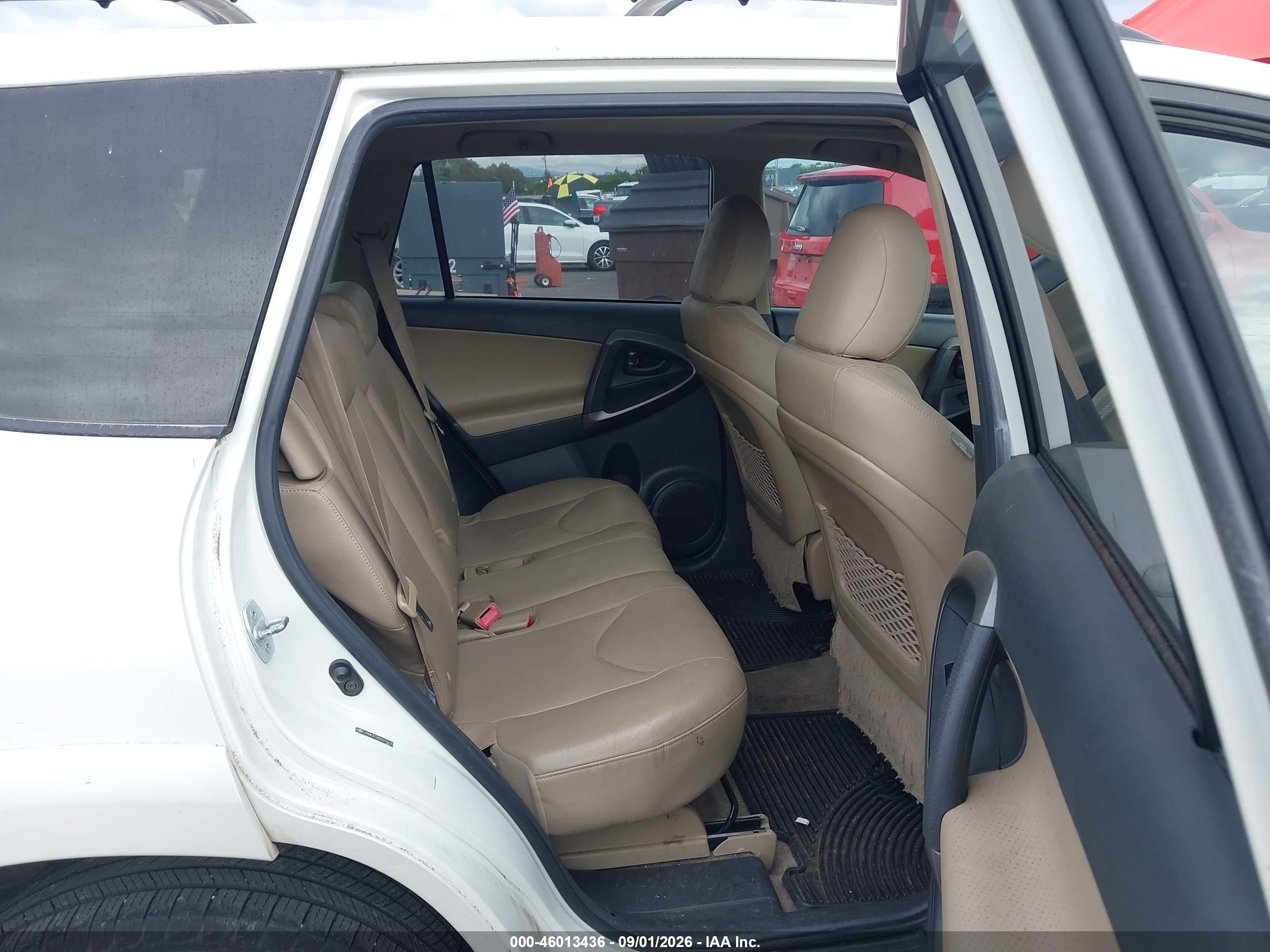 2009 Toyota Rav4 Limited V6 White vin: JTMBK31V895073695