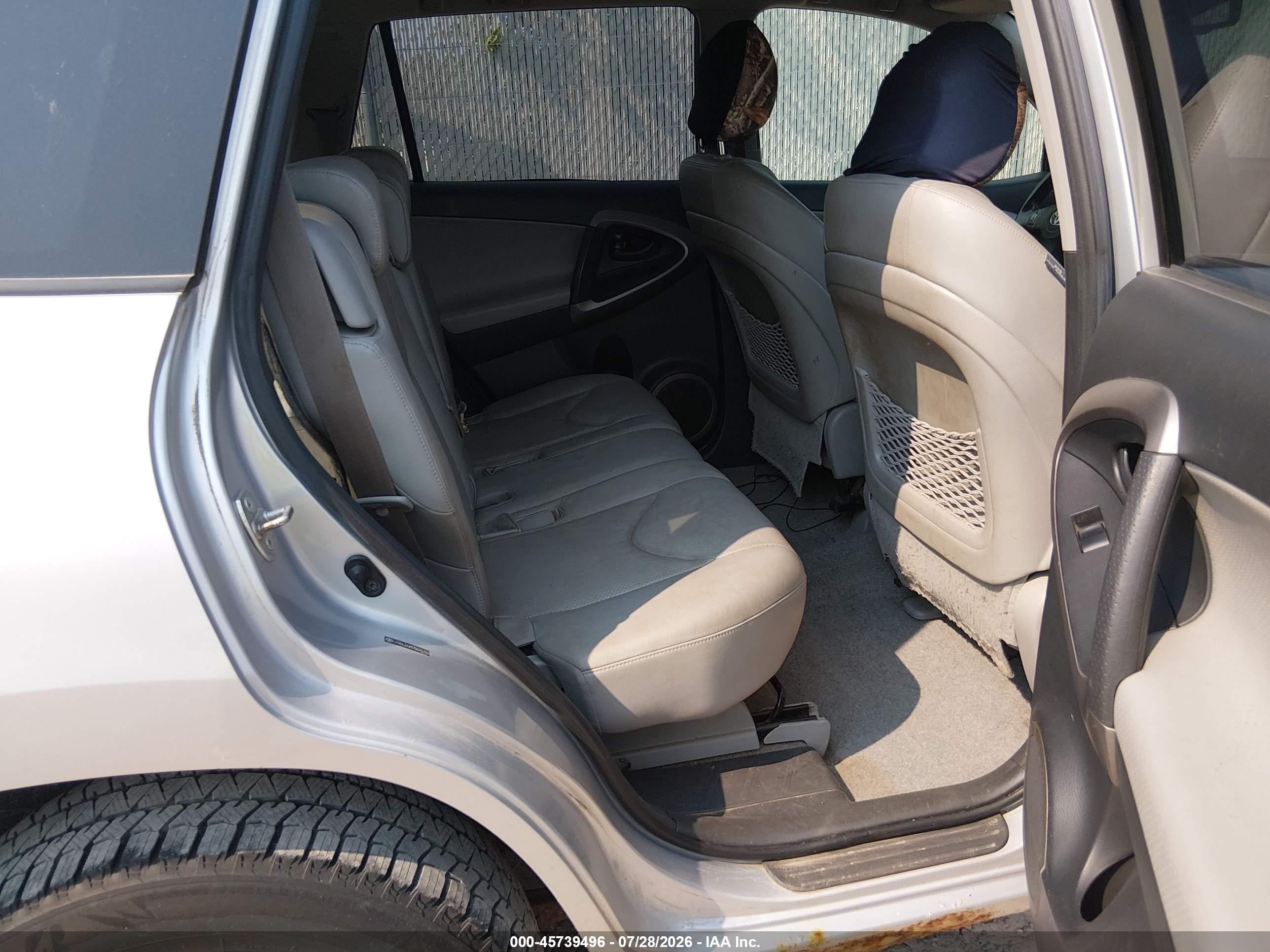 2007 Toyota Rav4 Limited Silver vin: JTMBK31V975025796