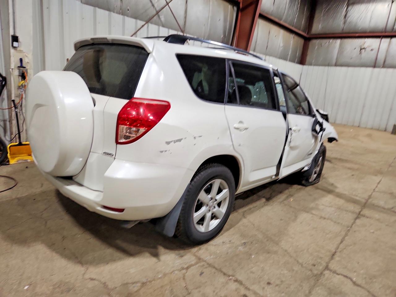 2008 Toyota Rav4 White vin: JTMBK31V985064695