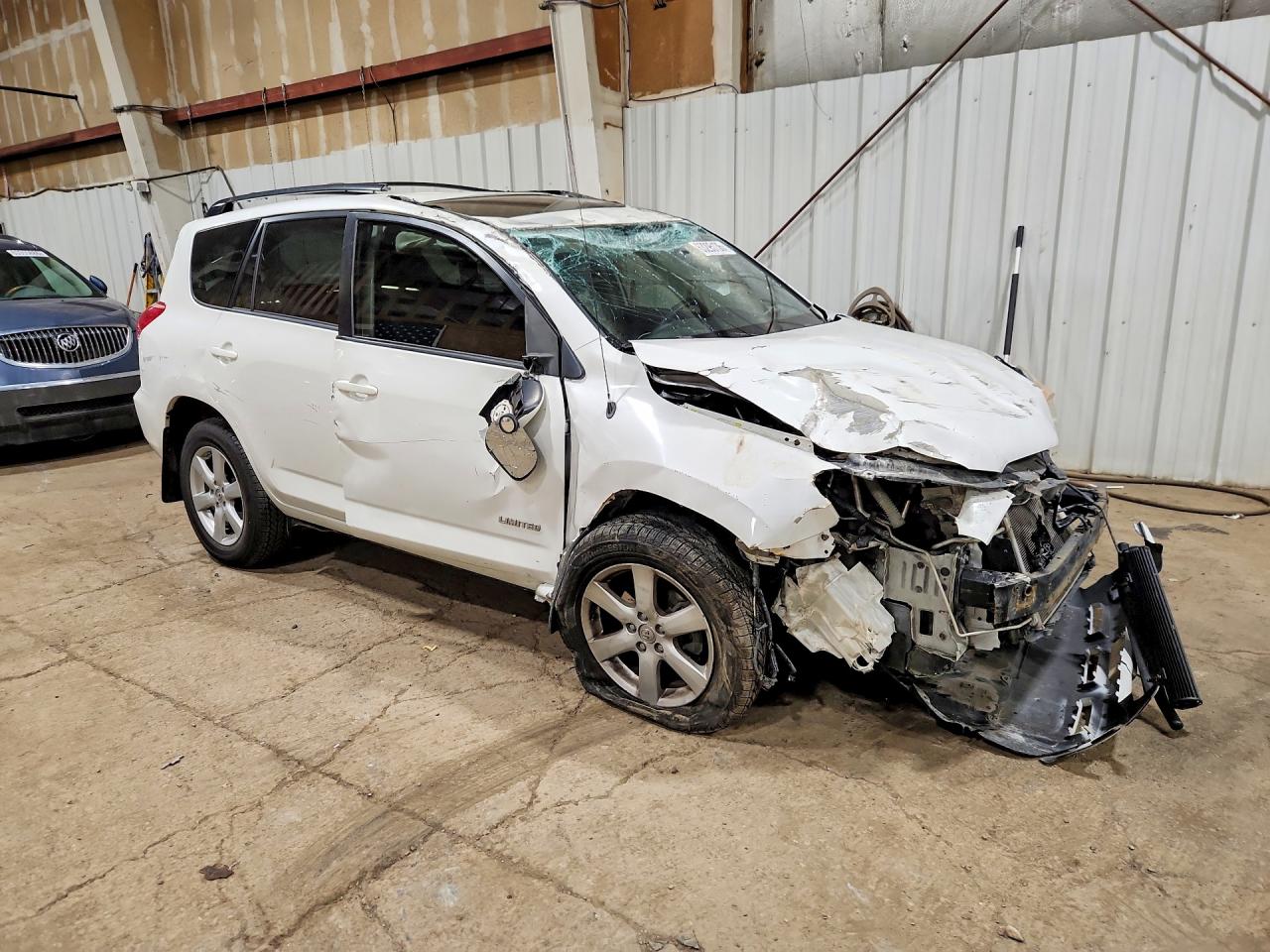 2008 Toyota Rav4 White vin: JTMBK31V985064695
