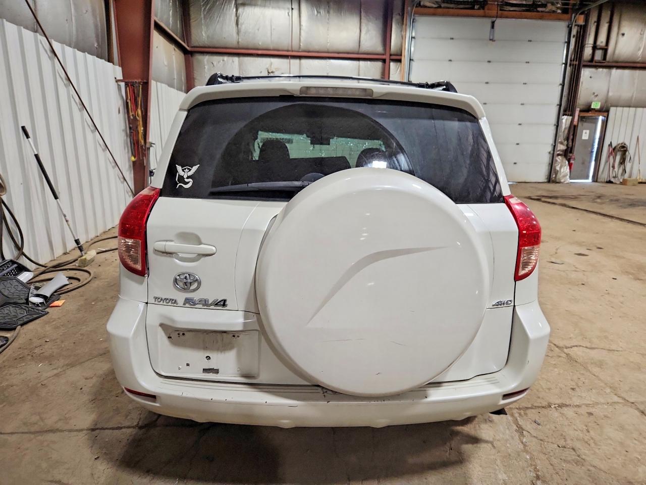 2008 Toyota Rav4 White vin: JTMBK31V985064695