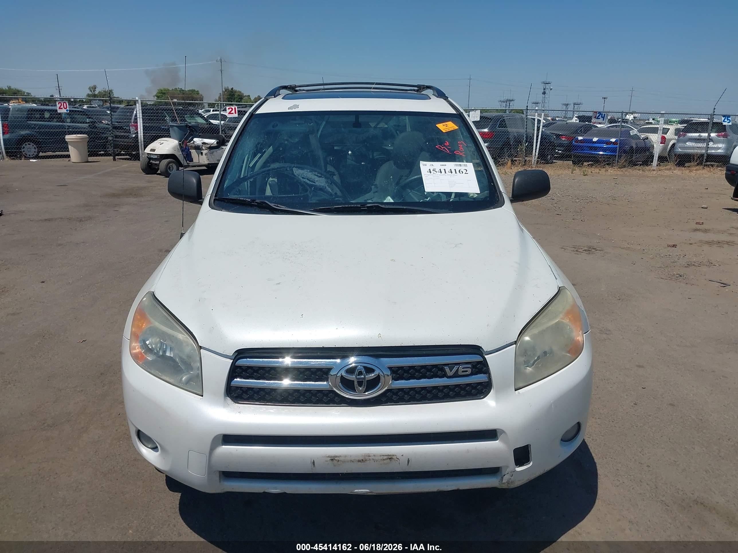2007 Toyota Rav4 Limited White vin: JTMBK31VX75030215
