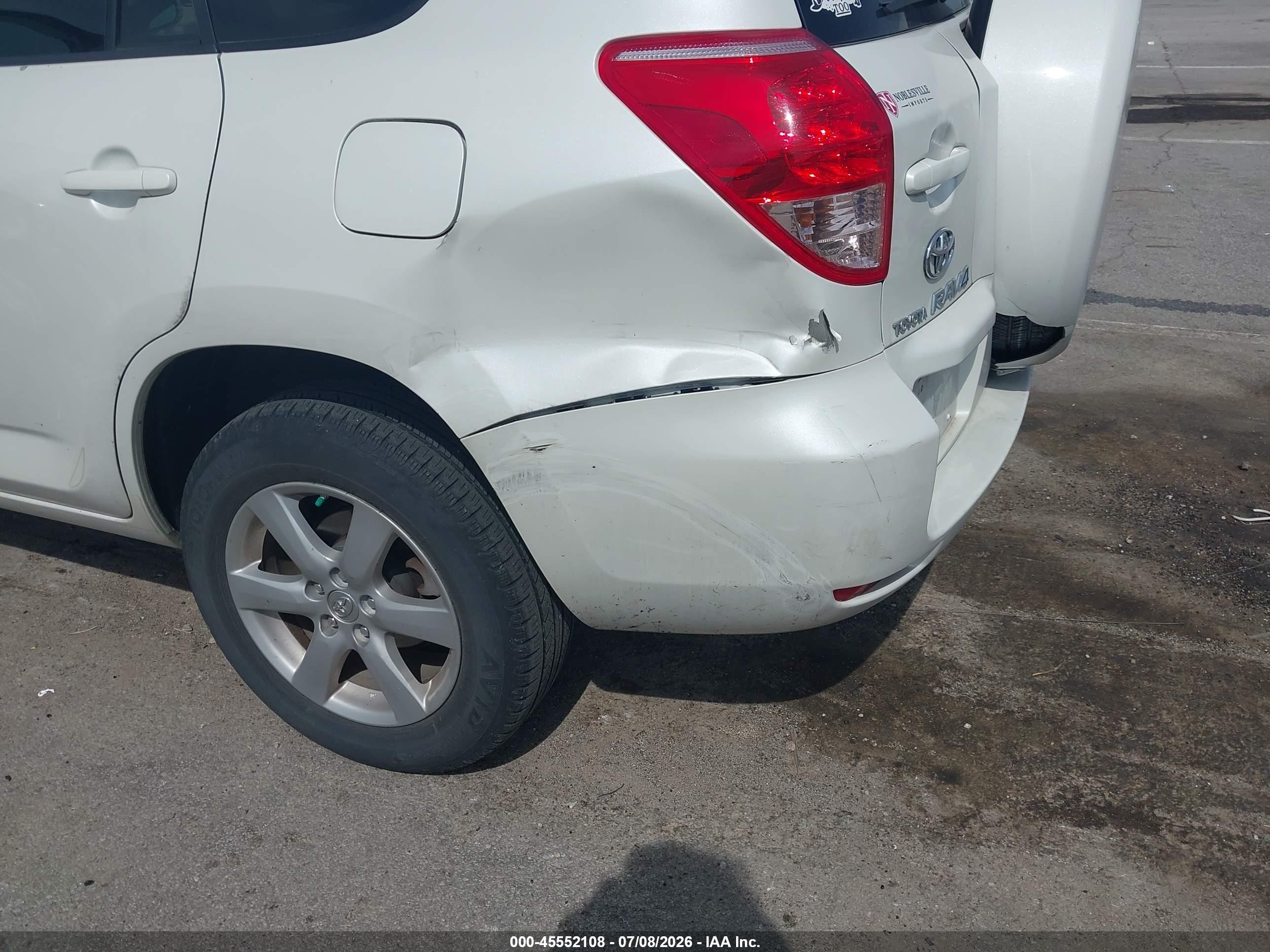 2007 Toyota Rav4 Limited White vin: JTMBK31VX75030294