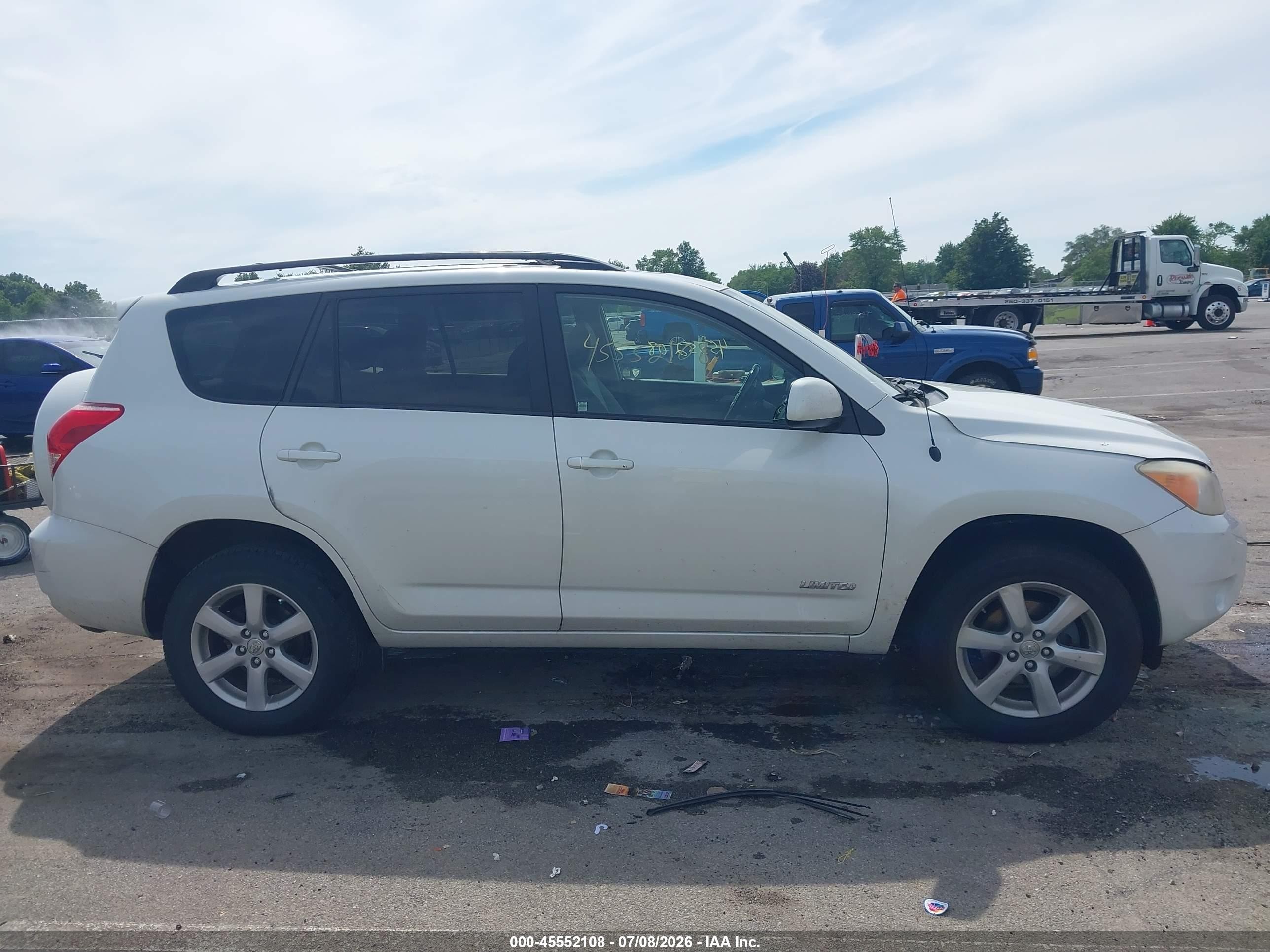 2007 Toyota Rav4 Limited White vin: JTMBK31VX75030294