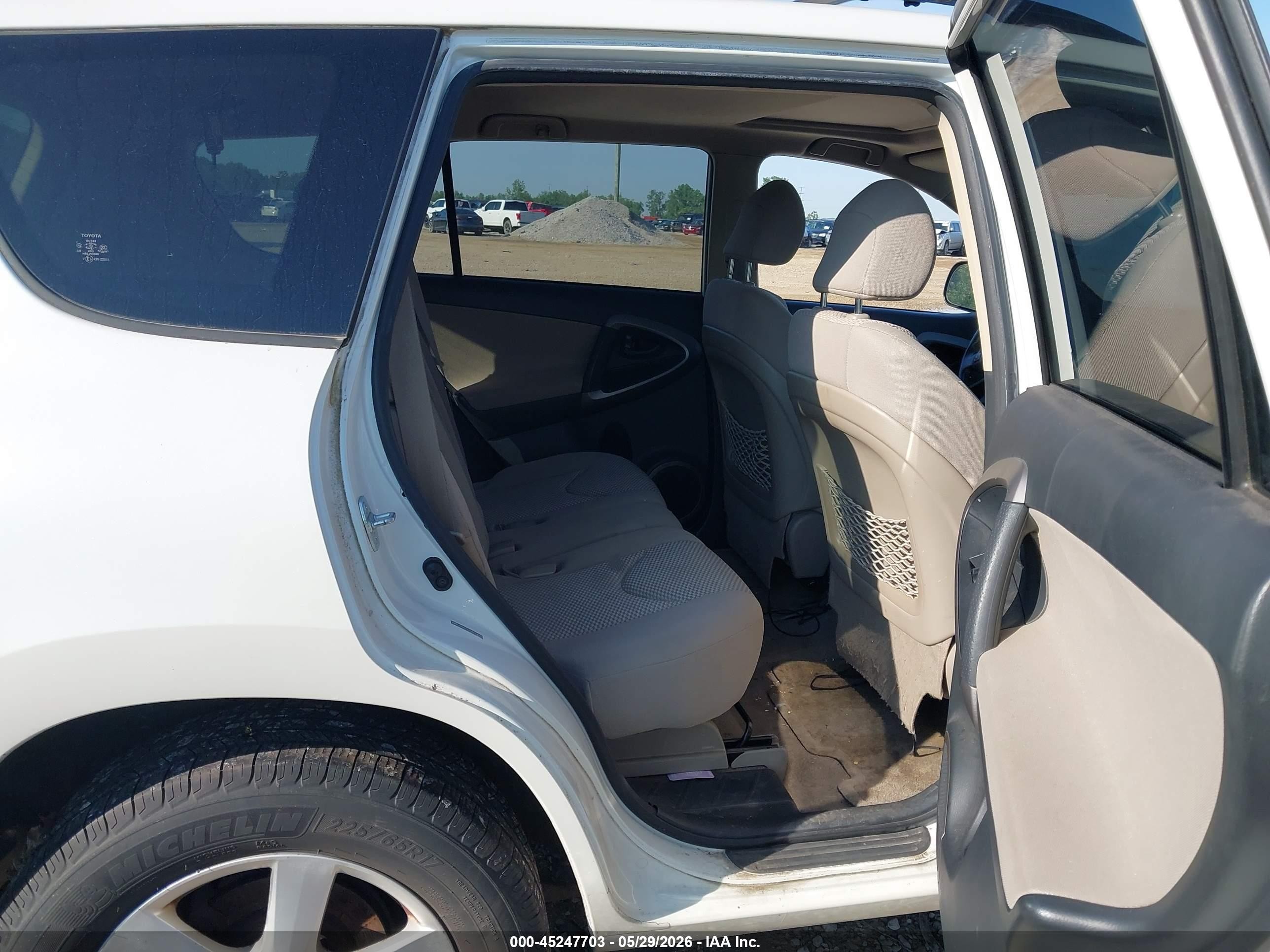 2008 Toyota Rav4 Limited V6 White vin: JTMBK31VX85054550