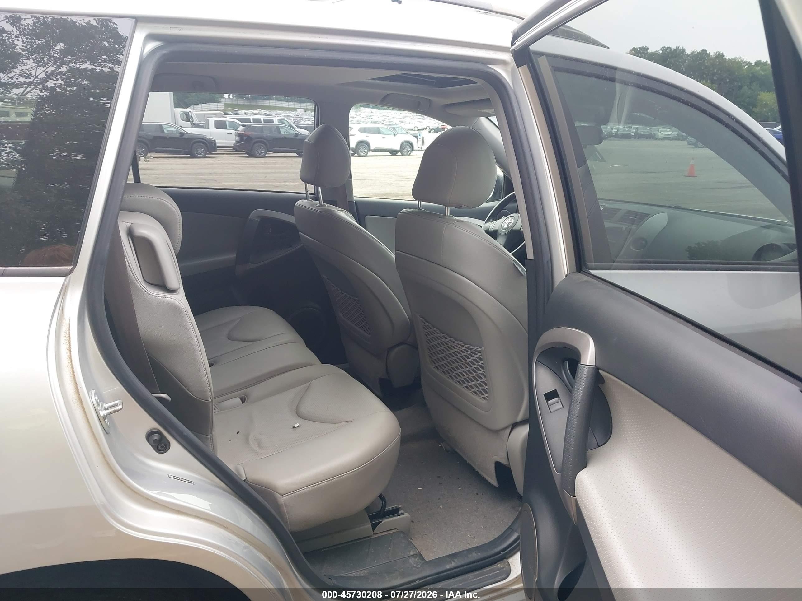 2008 Toyota Rav4 Ltd Silver vin: JTMBK31VX85059909