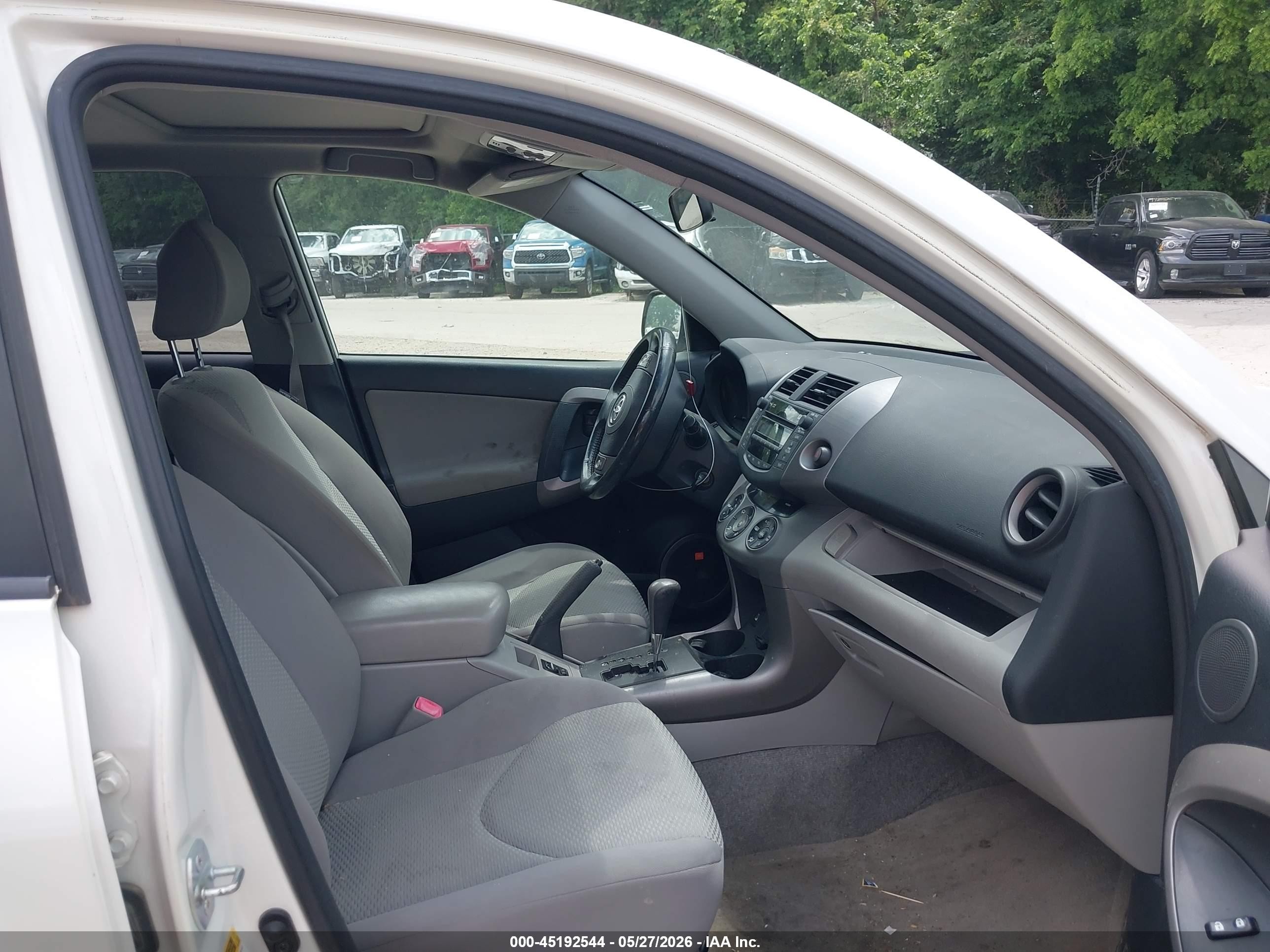 2008 Toyota Rav4 Limited V6 White vin: JTMBK31VX85061062