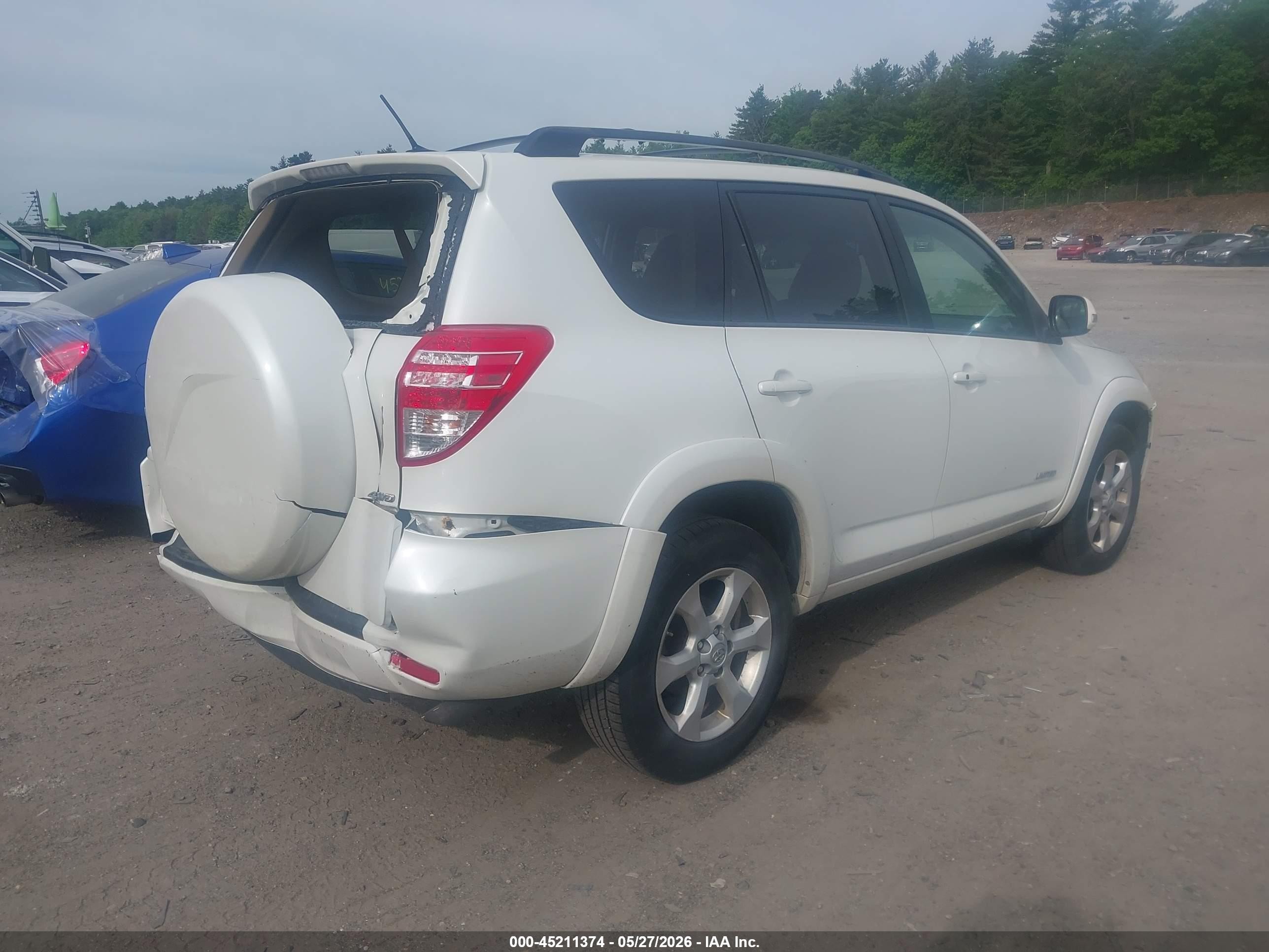 2009 Toyota Rav4 Limited V6 White vin: JTMBK31VX95071804