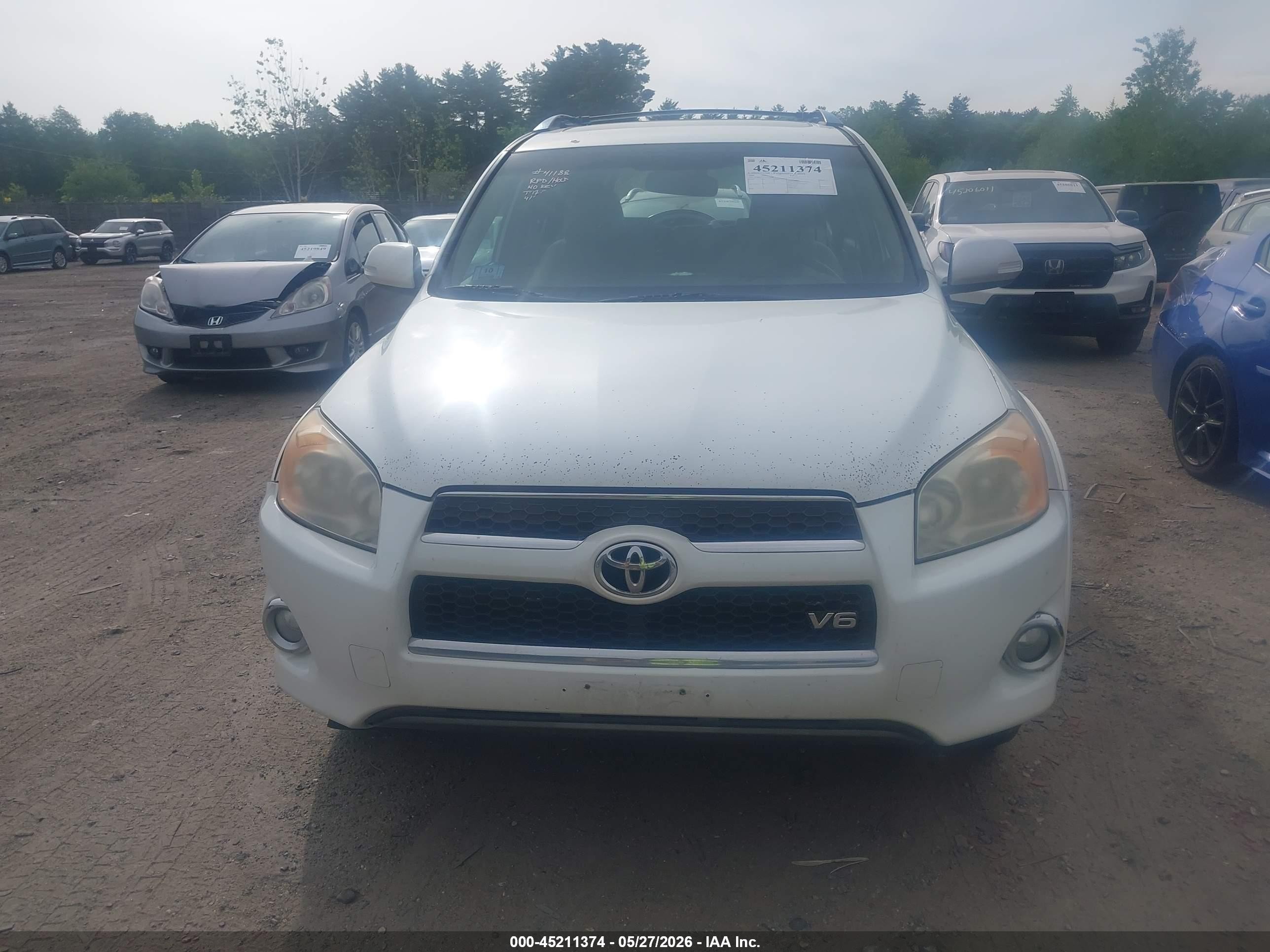 2009 Toyota Rav4 Limited V6 White vin: JTMBK31VX95071804