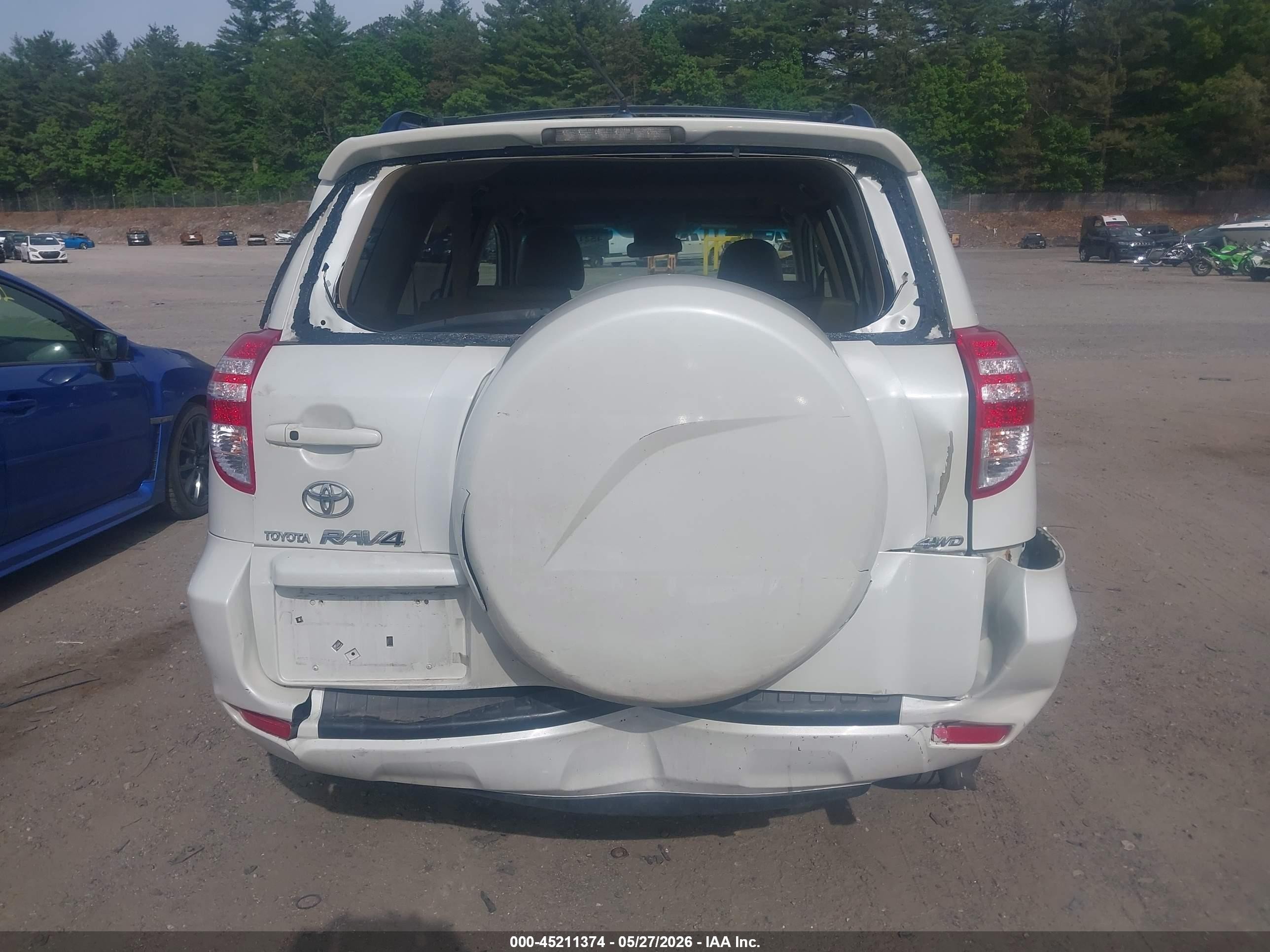 2009 Toyota Rav4 Limited V6 White vin: JTMBK31VX95071804